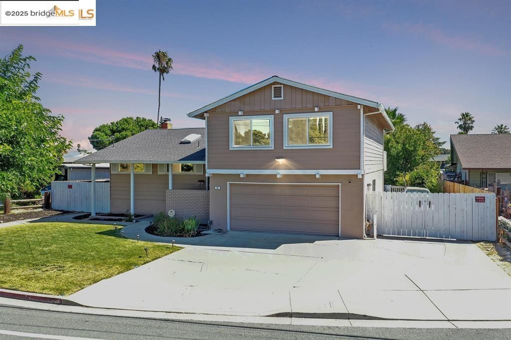 Detail Gallery Image 1 of 60 For 89 W Lake Dr, Antioch,  CA 94509 - 4 Beds | 3 Baths