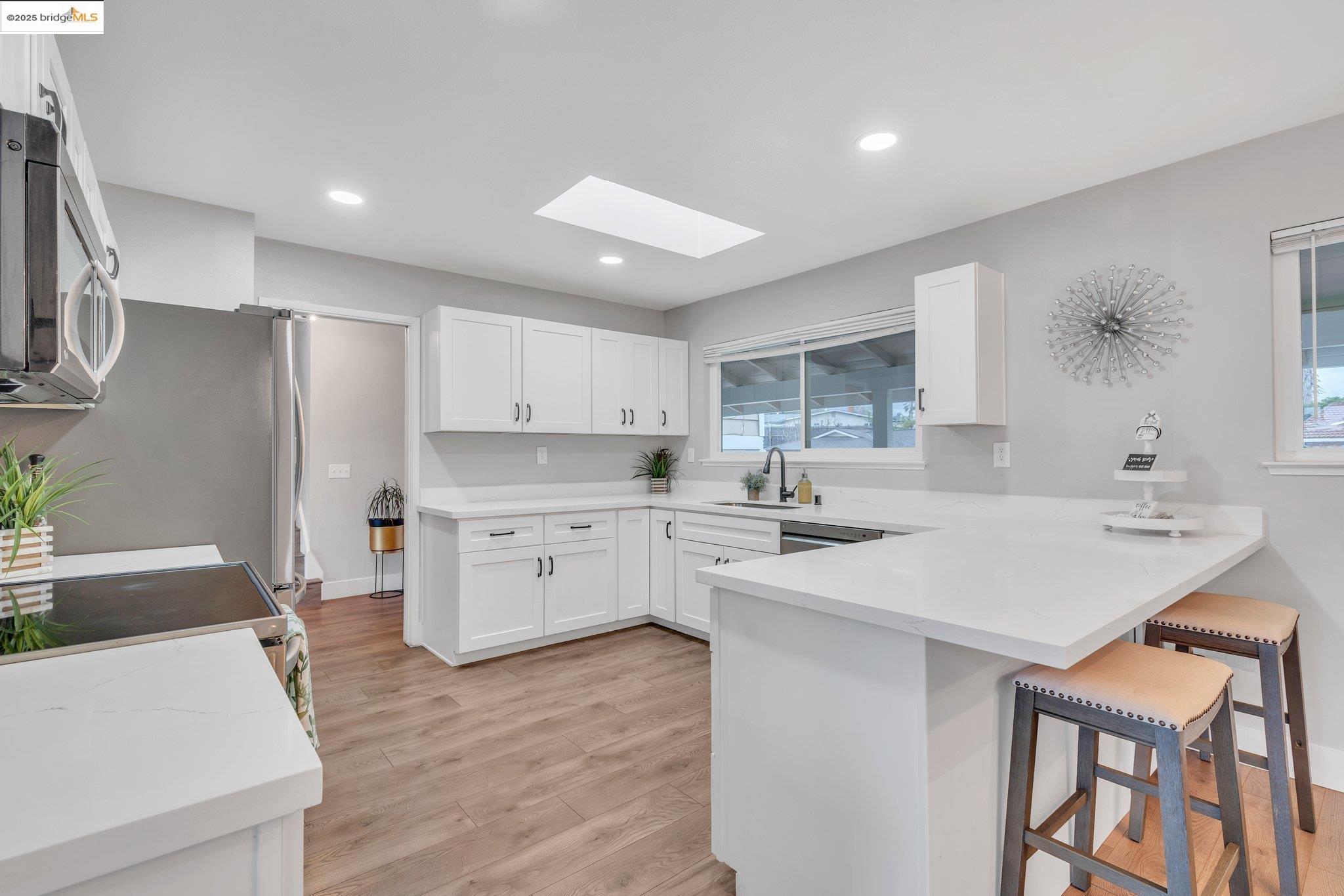 Detail Gallery Image 12 of 60 For 89 W Lake Dr, Antioch,  CA 94509 - 4 Beds | 3 Baths