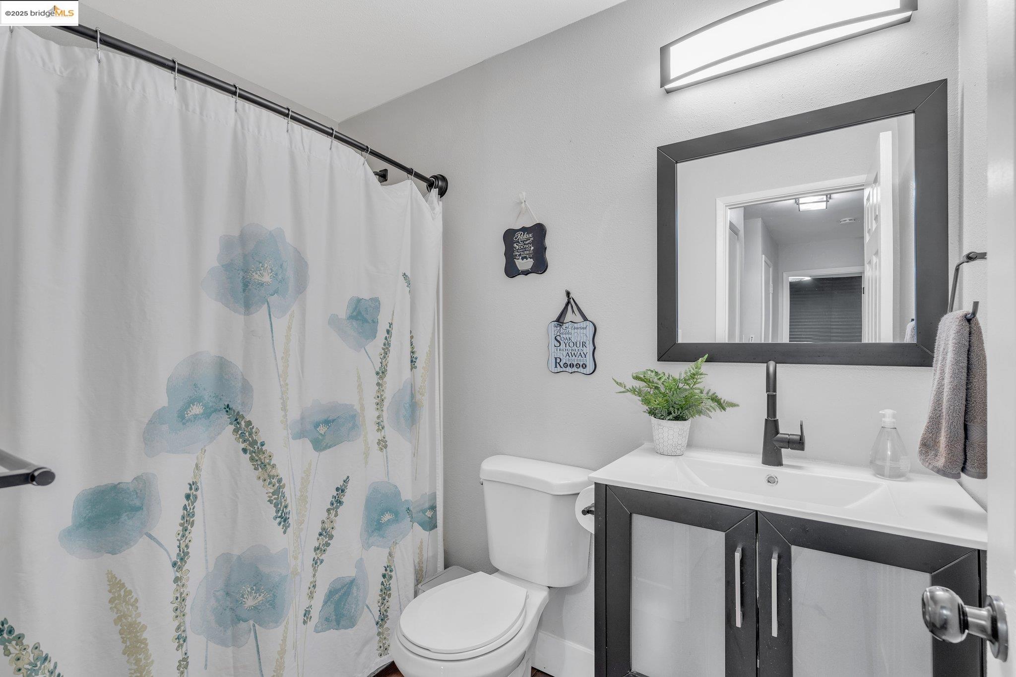 Detail Gallery Image 25 of 60 For 89 W Lake Dr, Antioch,  CA 94509 - 4 Beds | 3 Baths