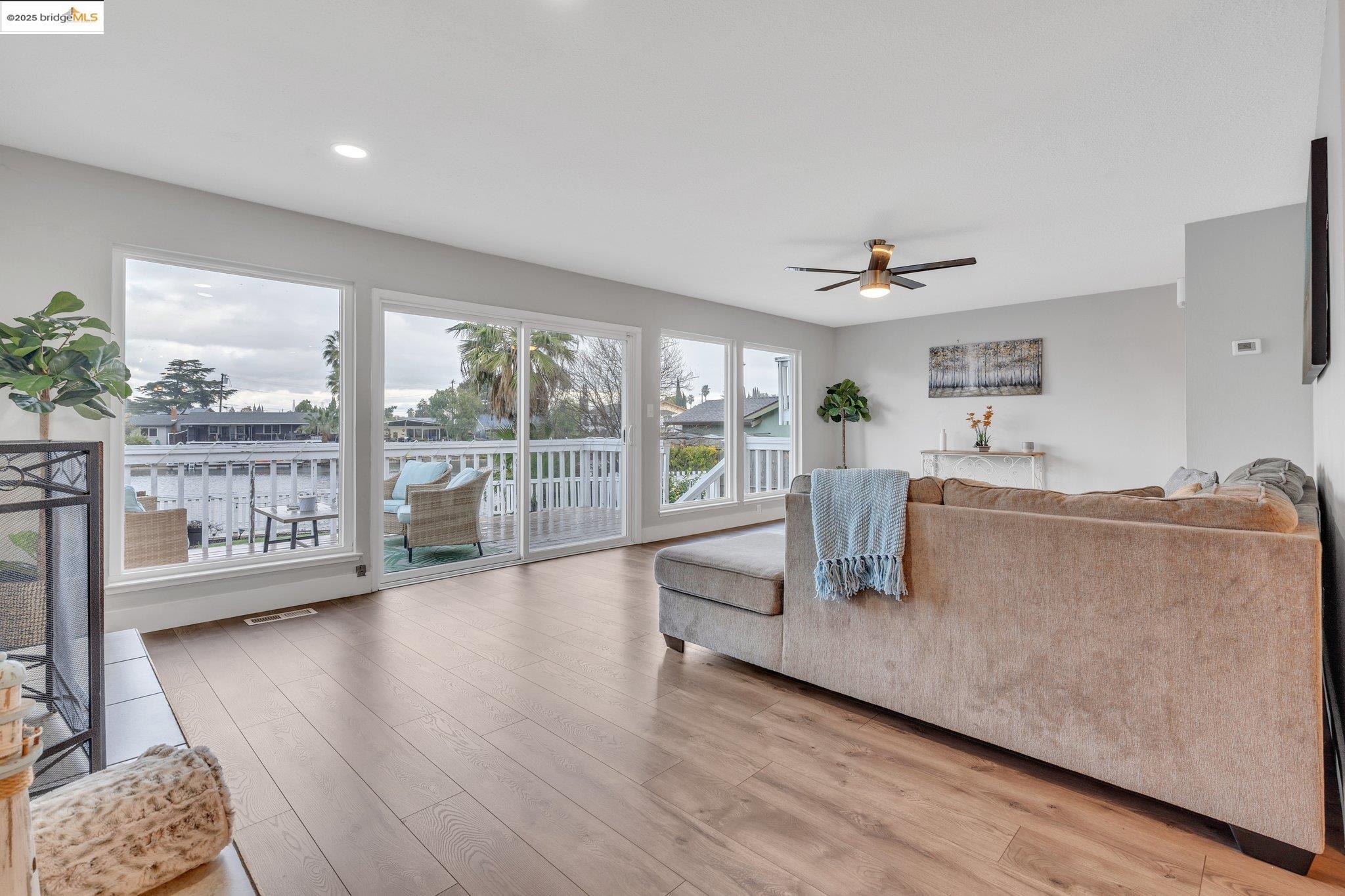 Detail Gallery Image 9 of 60 For 89 W Lake Dr, Antioch,  CA 94509 - 4 Beds | 3 Baths