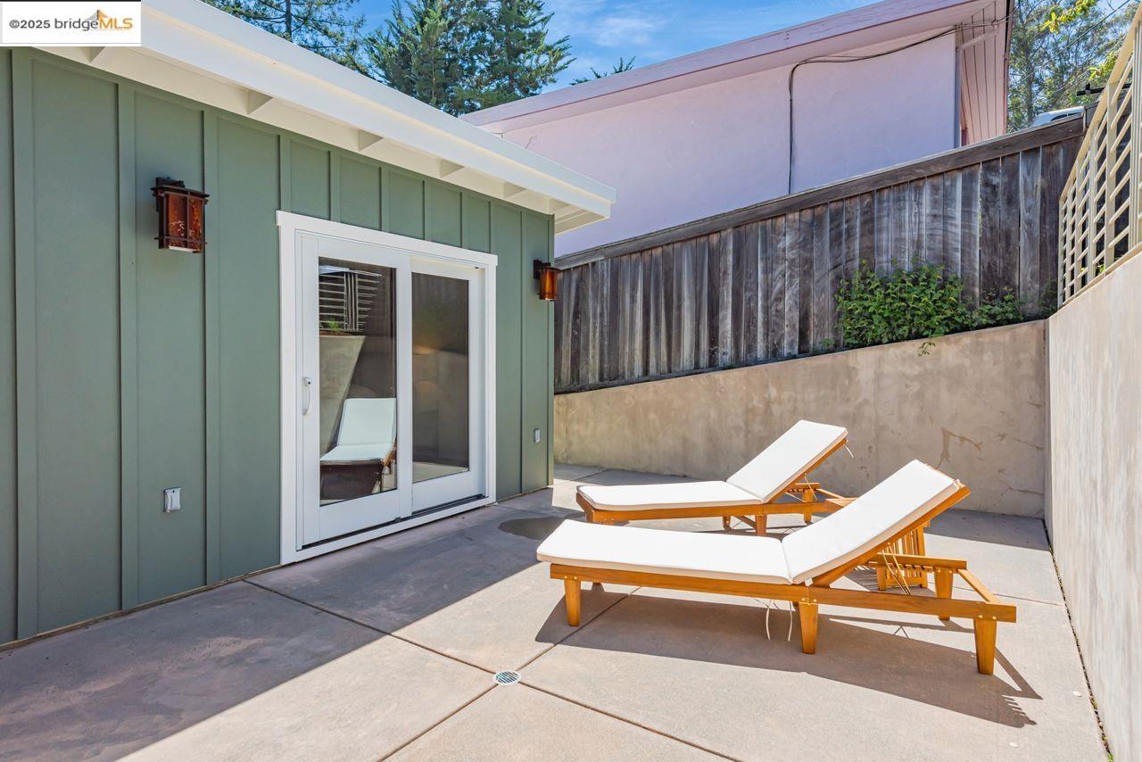 Detail Gallery Image 19 of 60 For 6815 Paso Robles Dr, Oakland,  CA 94611 - 3 Beds | 2 Baths