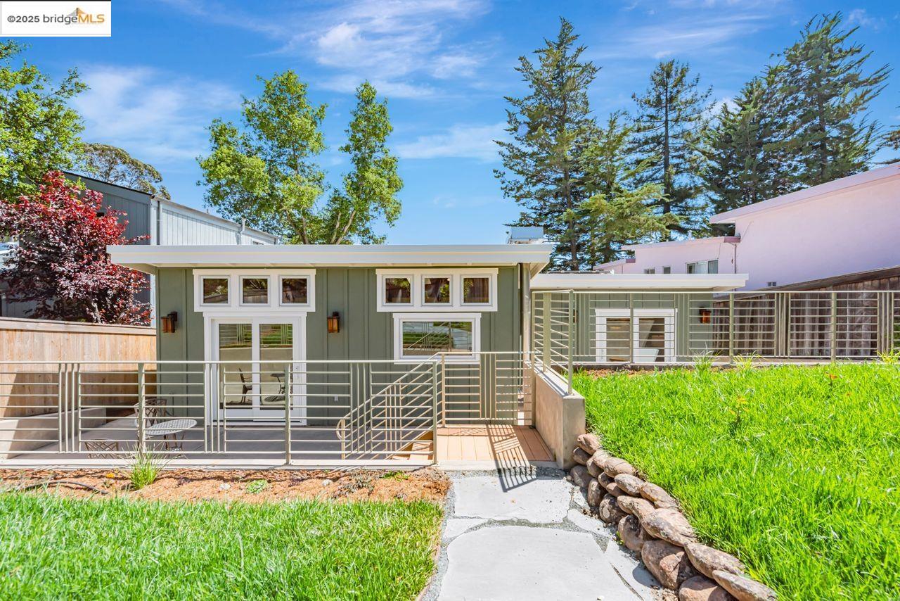 Detail Gallery Image 20 of 60 For 6815 Paso Robles Dr, Oakland,  CA 94611 - 3 Beds | 2 Baths