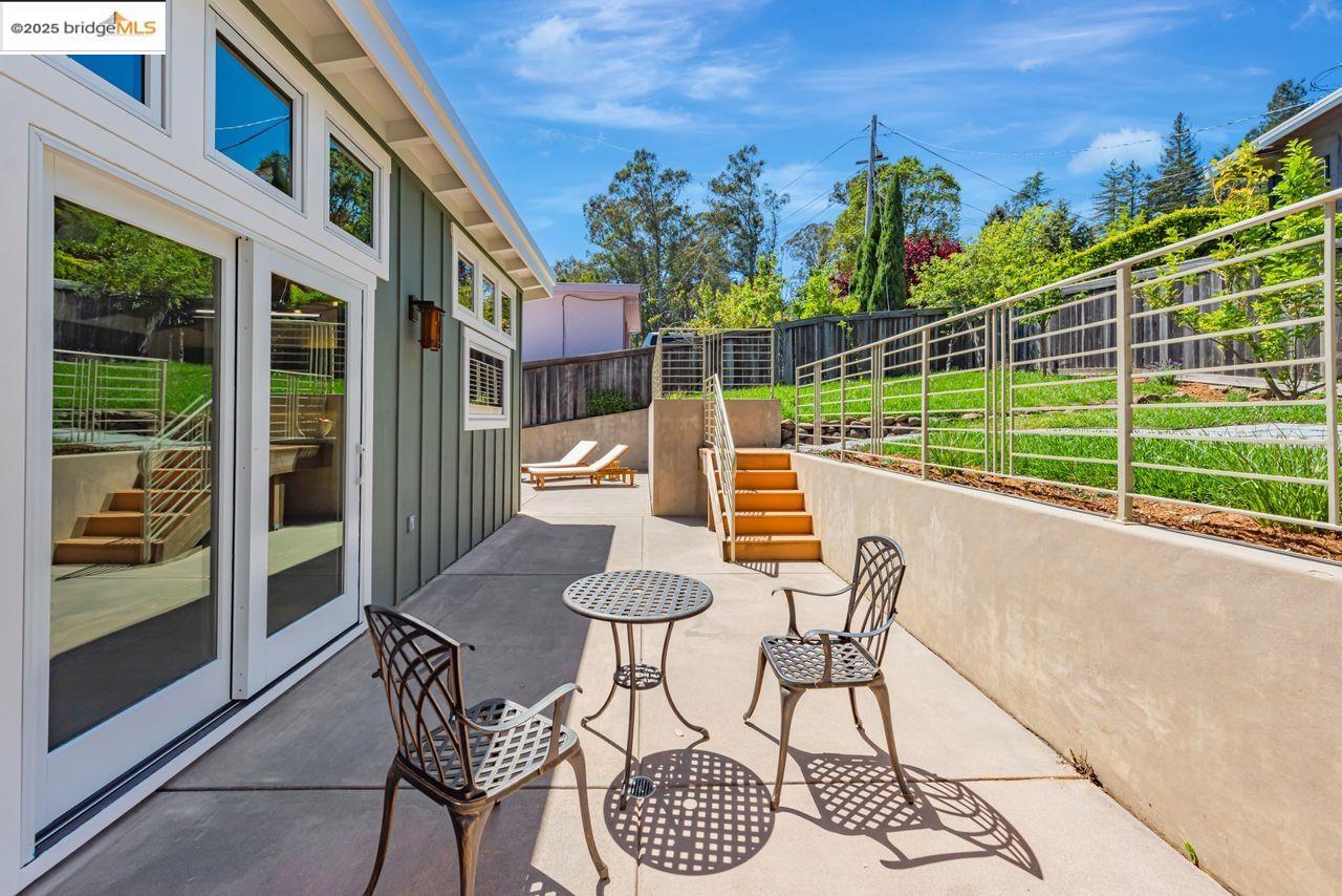 Detail Gallery Image 24 of 60 For 6815 Paso Robles Dr, Oakland,  CA 94611 - 3 Beds | 2 Baths