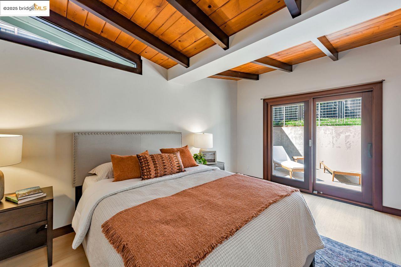 Detail Gallery Image 27 of 60 For 6815 Paso Robles Dr, Oakland,  CA 94611 - 3 Beds | 2 Baths