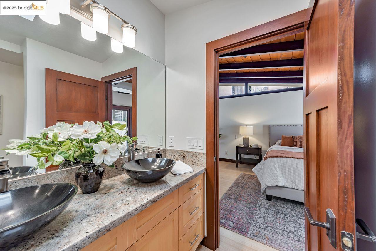 Detail Gallery Image 40 of 60 For 6815 Paso Robles Dr, Oakland,  CA 94611 - 3 Beds | 2 Baths