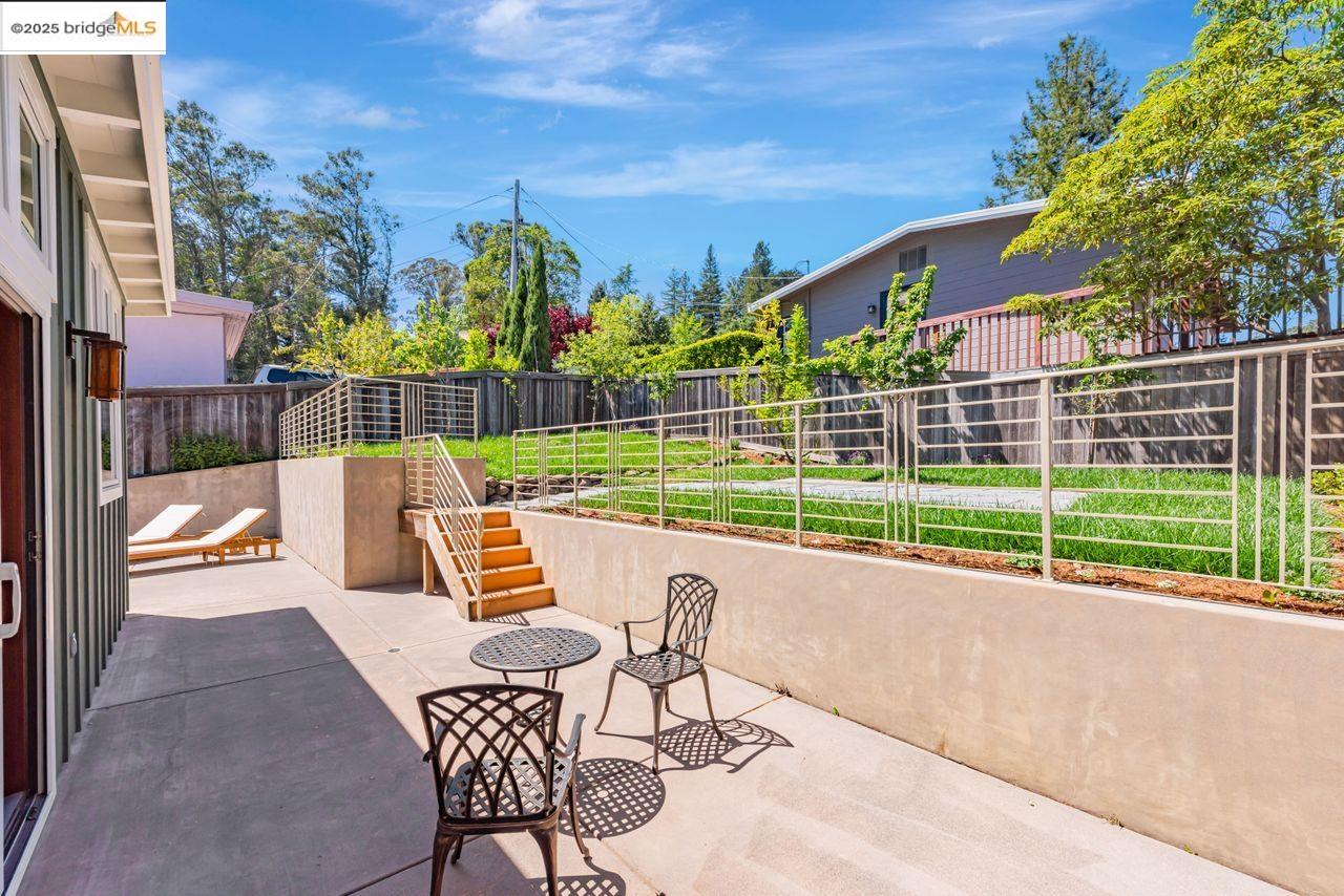Detail Gallery Image 42 of 60 For 6815 Paso Robles Dr, Oakland,  CA 94611 - 3 Beds | 2 Baths