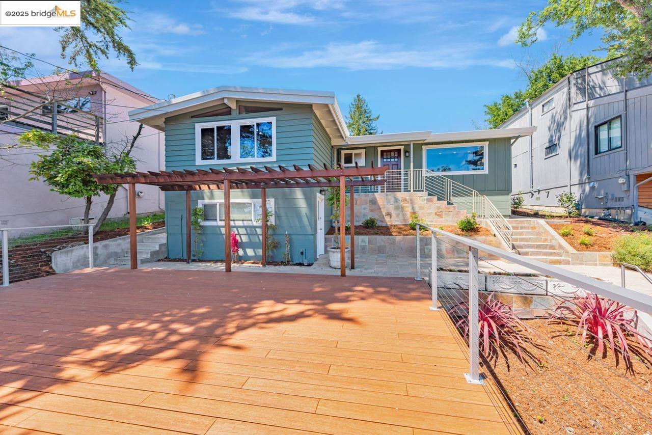 Detail Gallery Image 50 of 60 For 6815 Paso Robles Dr, Oakland,  CA 94611 - 3 Beds | 2 Baths