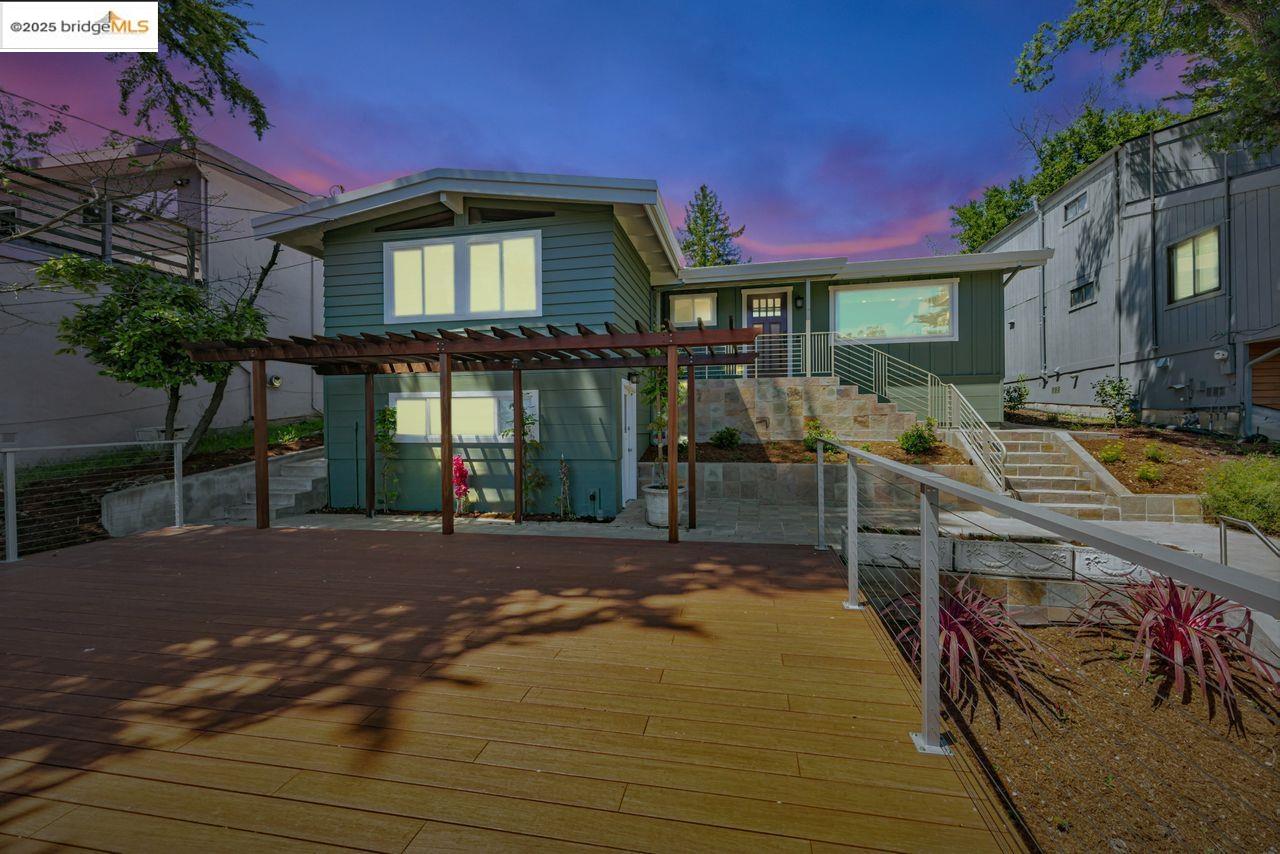 Detail Gallery Image 51 of 60 For 6815 Paso Robles Dr, Oakland,  CA 94611 - 3 Beds | 2 Baths