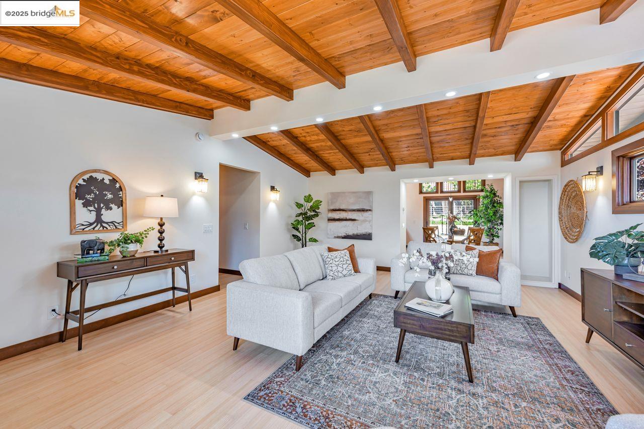 Detail Gallery Image 57 of 60 For 6815 Paso Robles Dr, Oakland,  CA 94611 - 3 Beds | 2 Baths