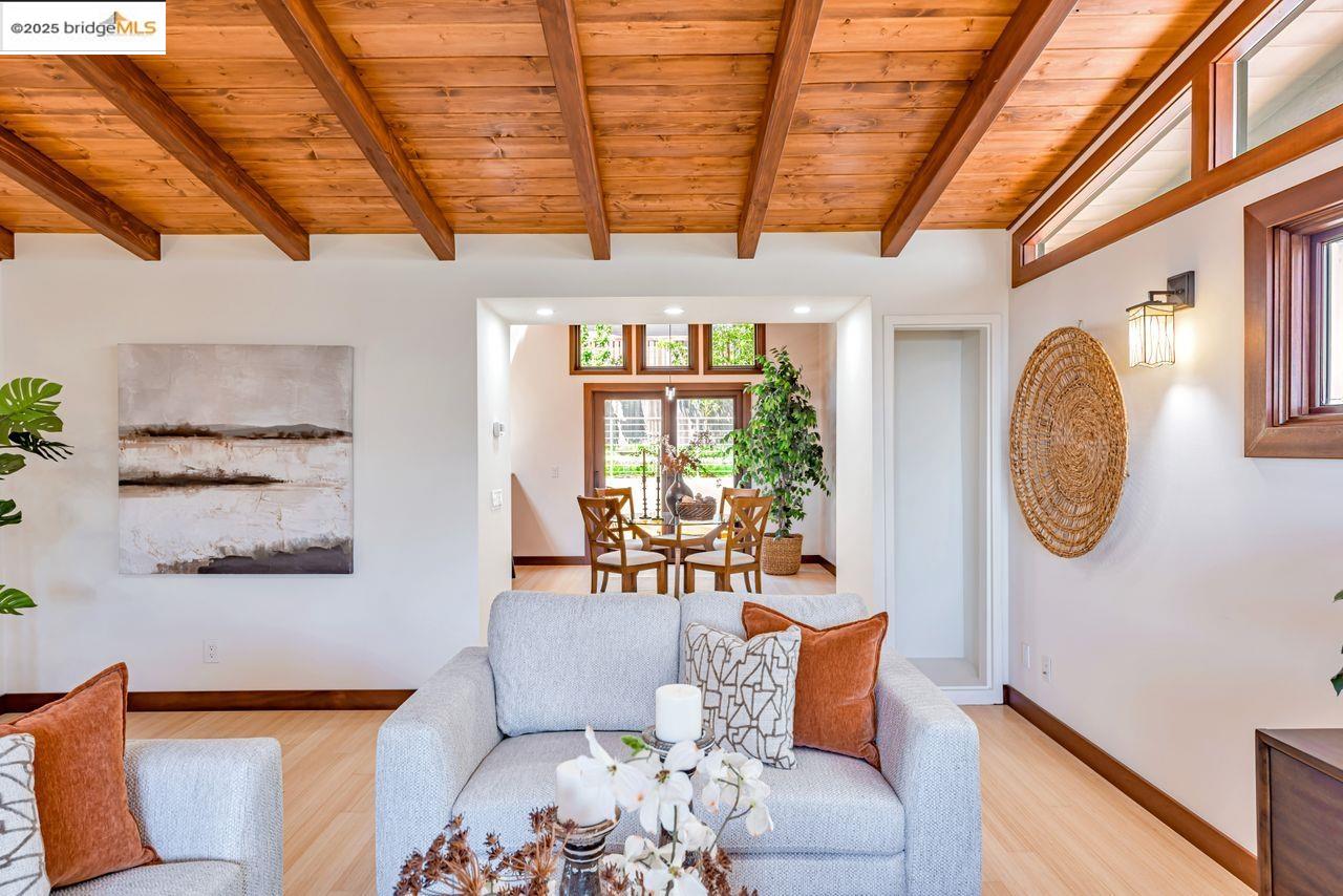 Detail Gallery Image 58 of 60 For 6815 Paso Robles Dr, Oakland,  CA 94611 - 3 Beds | 2 Baths