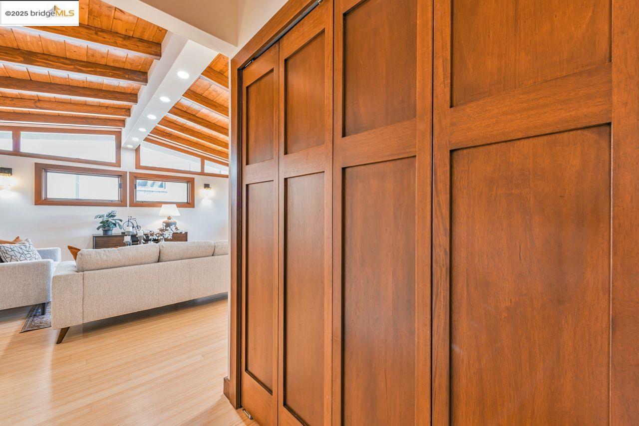 Detail Gallery Image 59 of 60 For 6815 Paso Robles Dr, Oakland,  CA 94611 - 3 Beds | 2 Baths