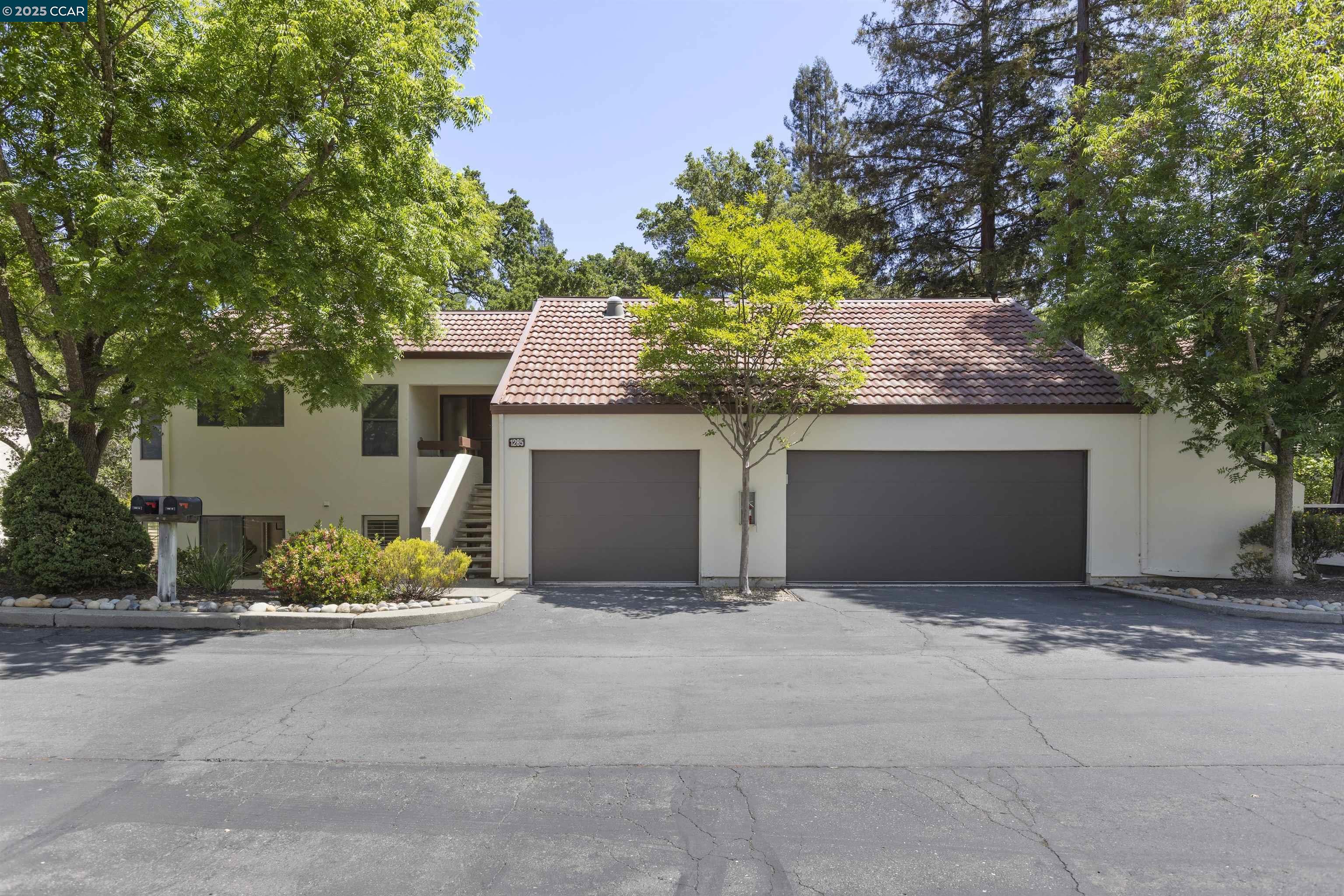 Detail Gallery Image 2 of 54 For 1285 Avenida Sevilla 1a,  Walnut Creek,  CA 94595 - 2 Beds | 2 Baths