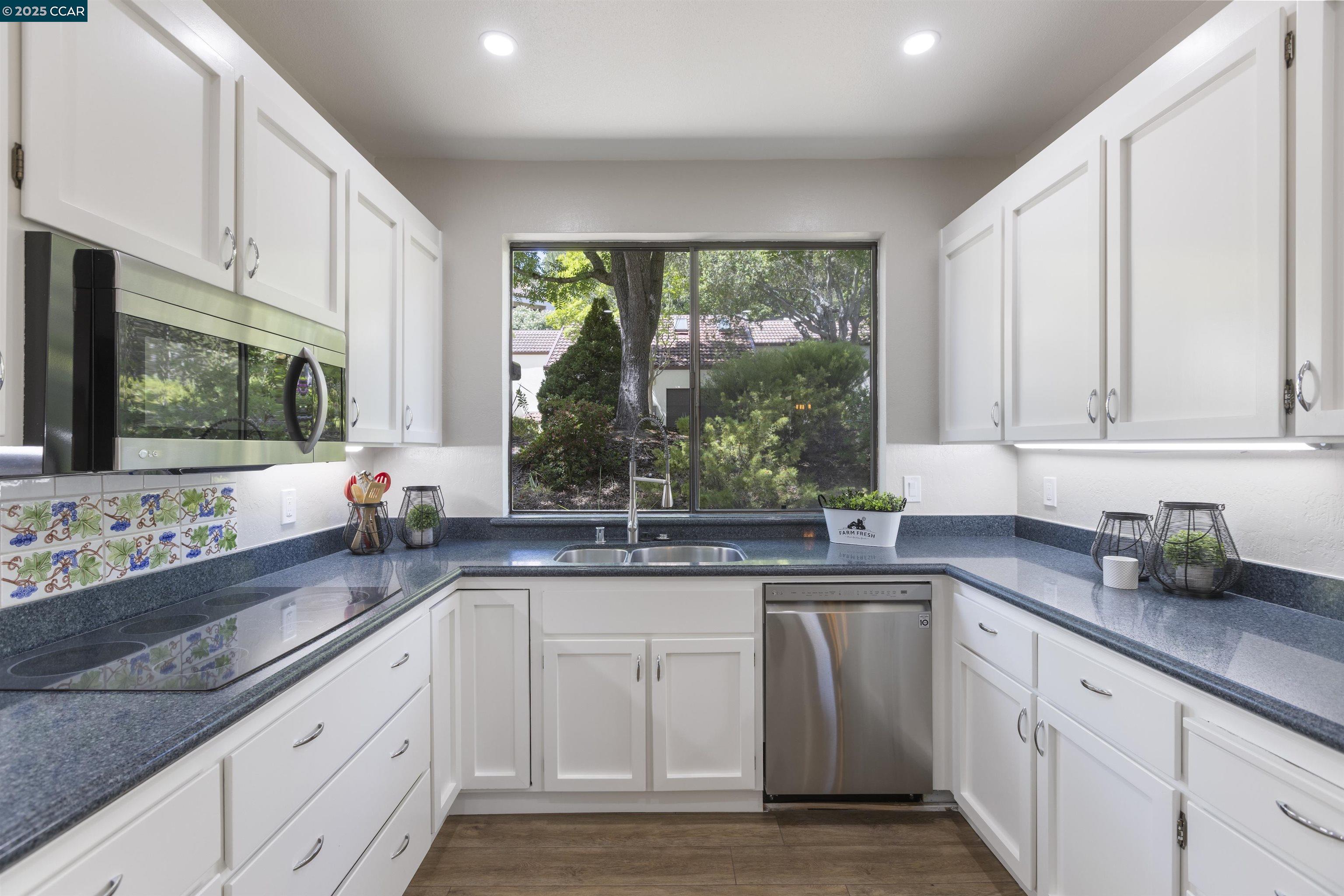 Photo #15: 41097872 Listing: Photo #15