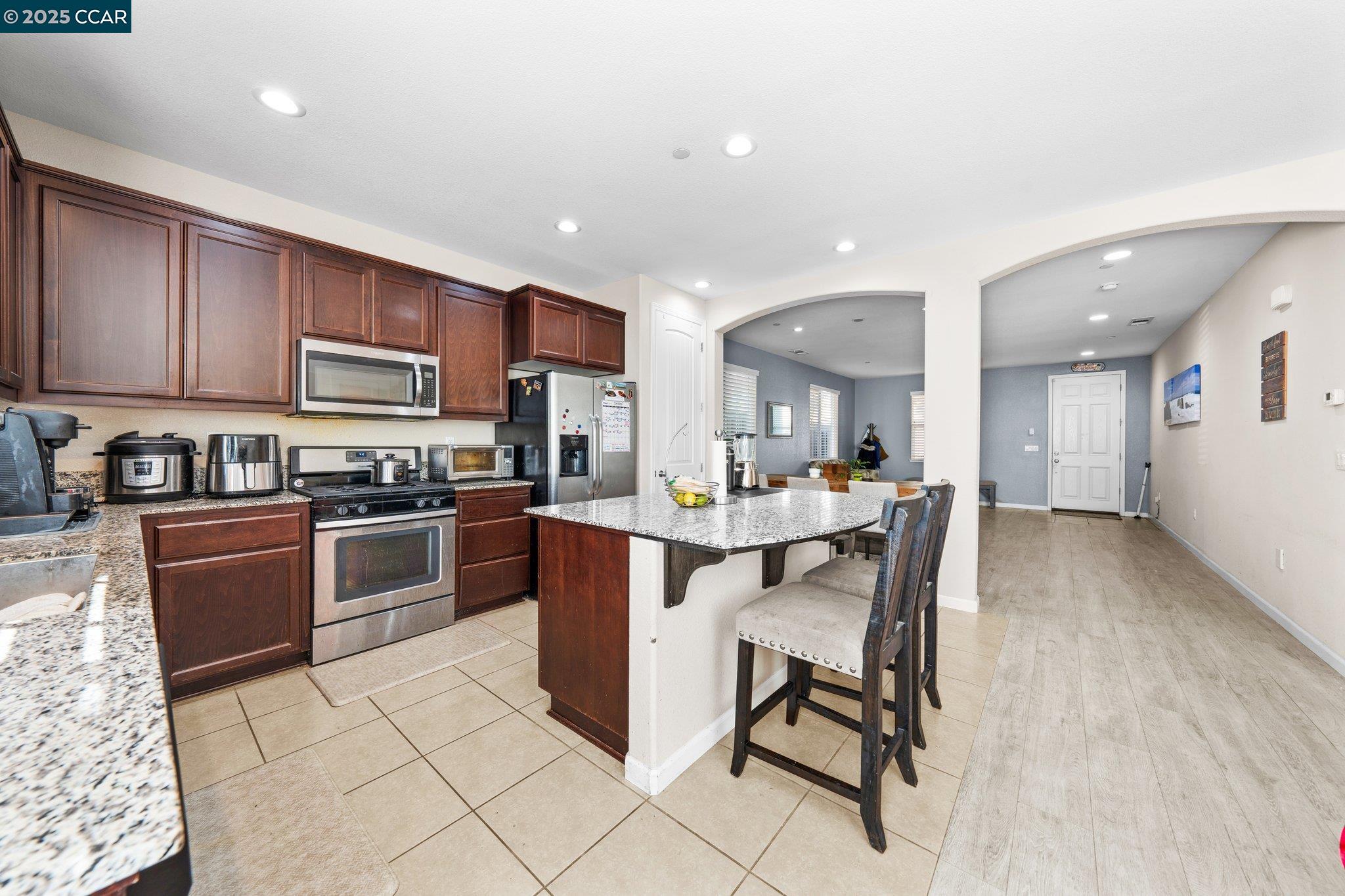 Detail Gallery Image 11 of 35 For 2624 Clarita Dr, Pittsburg,  CA 94565 - 4 Beds | 2/1 Baths