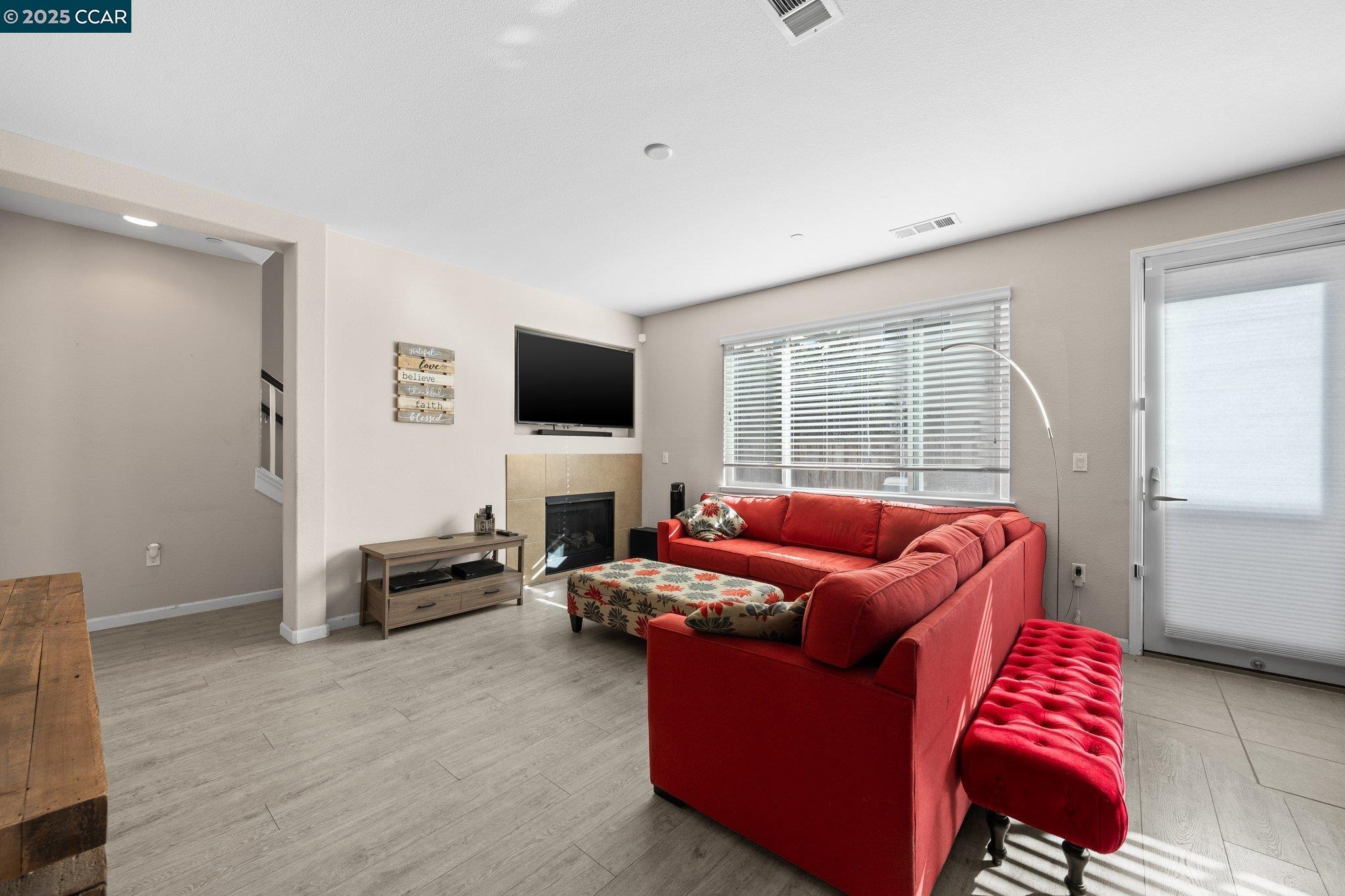 Detail Gallery Image 13 of 35 For 2624 Clarita Dr, Pittsburg,  CA 94565 - 4 Beds | 2/1 Baths