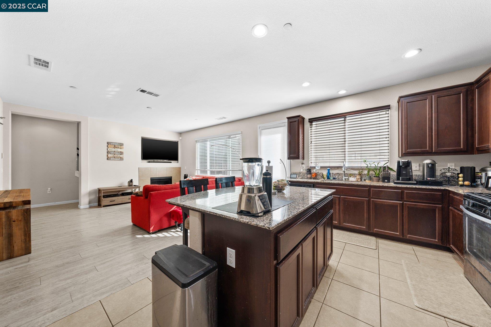 Detail Gallery Image 9 of 35 For 2624 Clarita Dr, Pittsburg,  CA 94565 - 4 Beds | 2/1 Baths