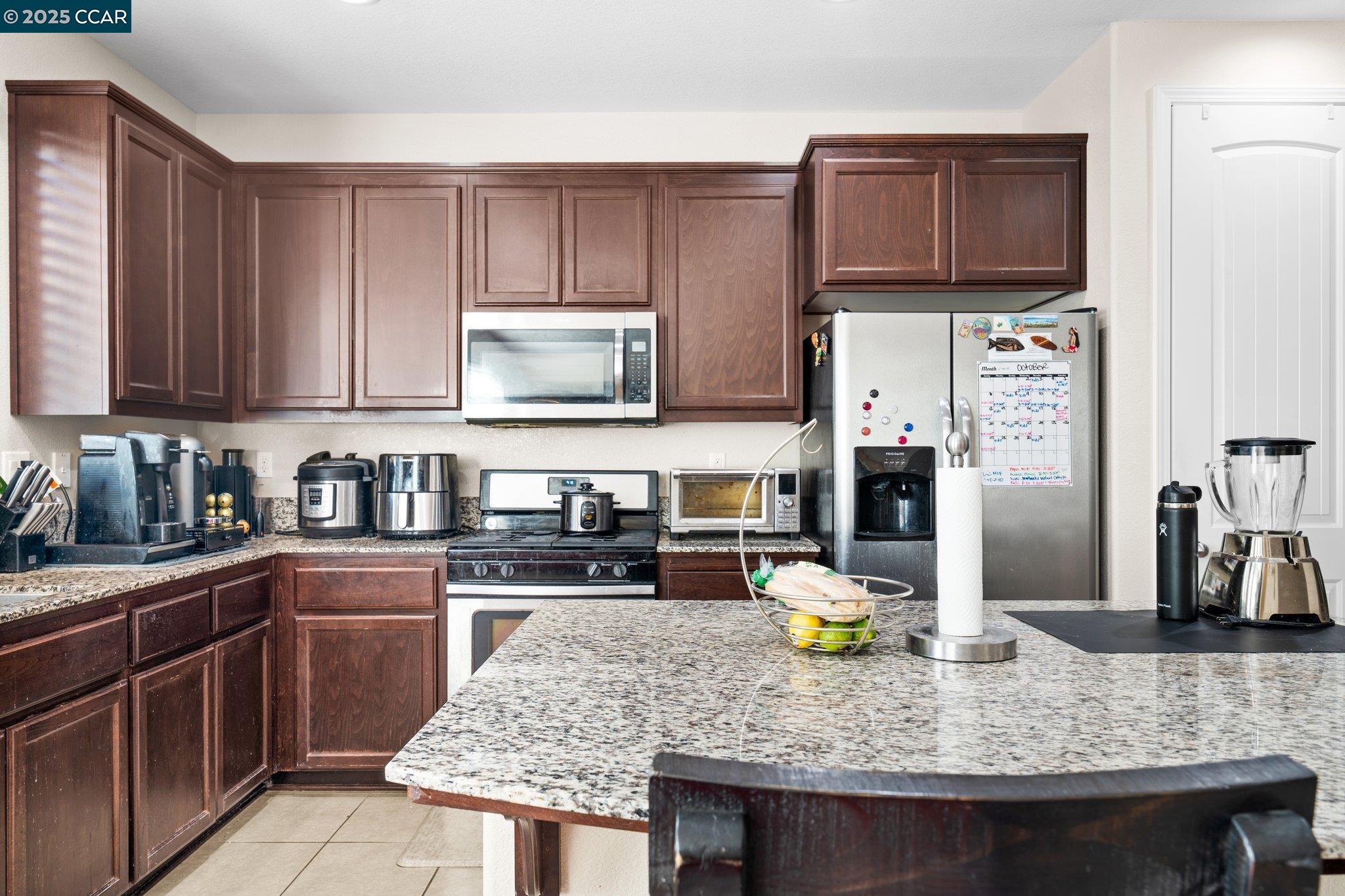 Detail Gallery Image 10 of 35 For 2624 Clarita Dr, Pittsburg,  CA 94565 - 4 Beds | 2/1 Baths