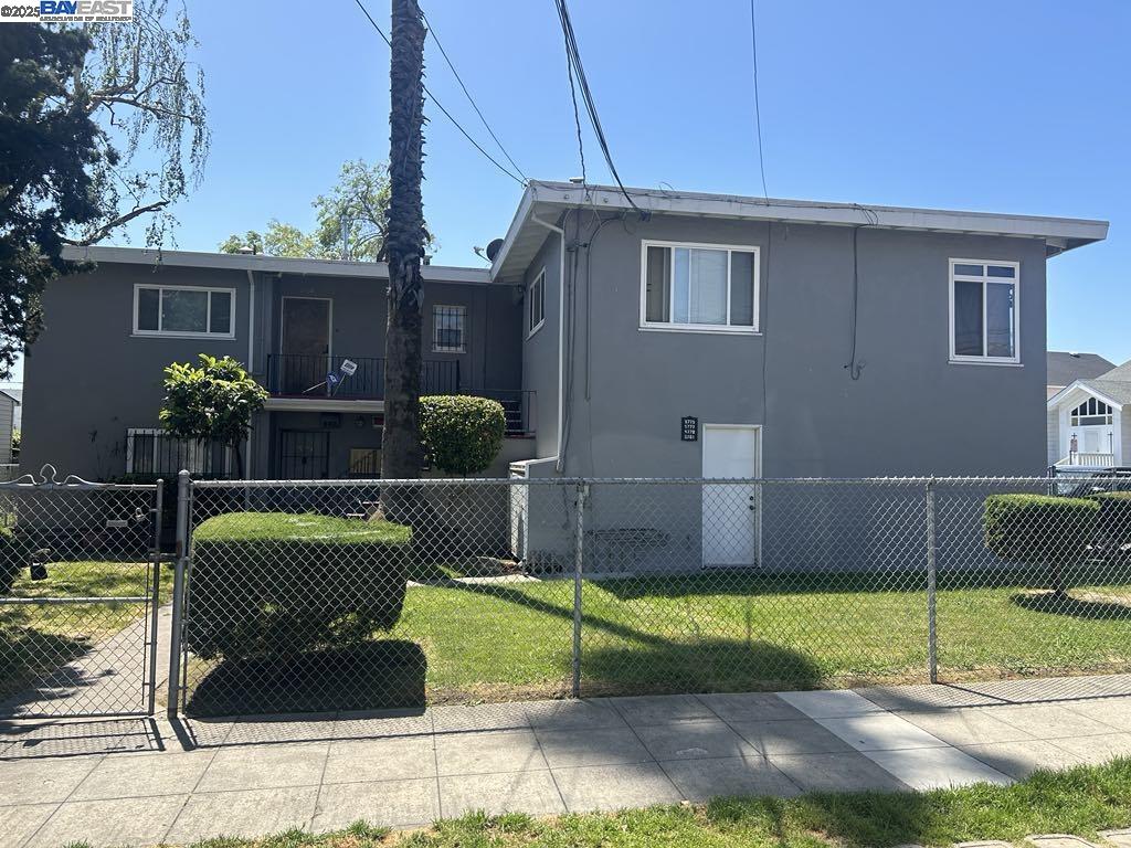 Detail Gallery Image 1 of 3 For 5775 Walnut St, Oakland,  CA 94605 - – Beds | – Baths