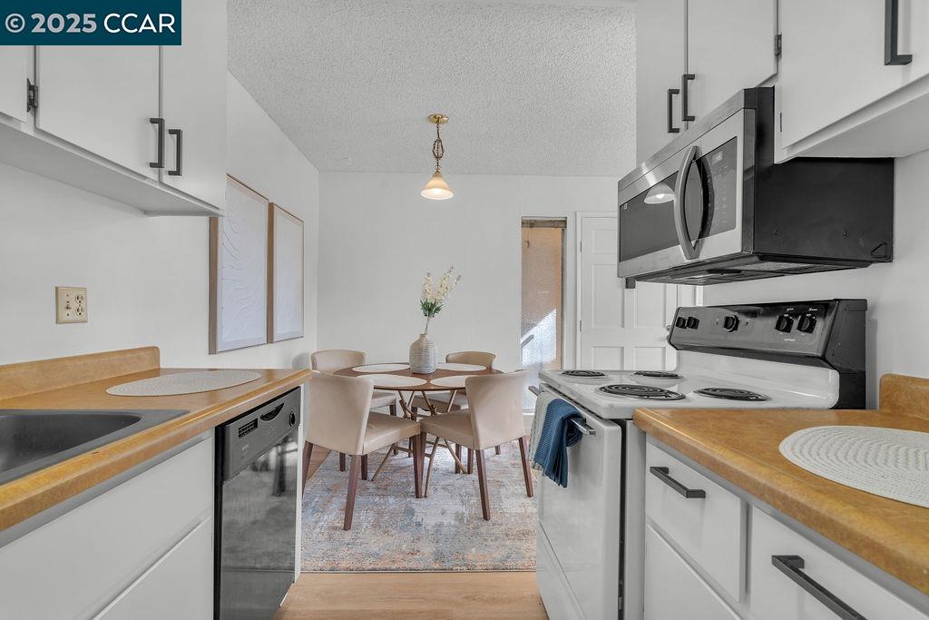 Detail Gallery Image 13 of 26 For 5317 Ridgeview Cir #8,  El Sobrante,  CA 94803 - 1 Beds | 1 Baths