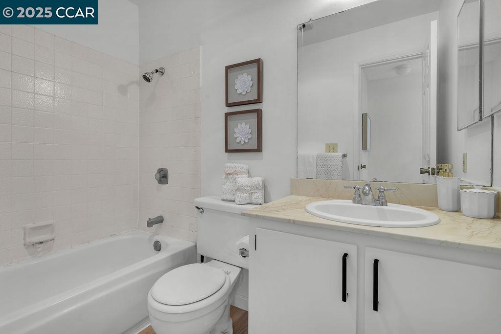 Detail Gallery Image 16 of 26 For 5317 Ridgeview Cir #8,  El Sobrante,  CA 94803 - 1 Beds | 1 Baths