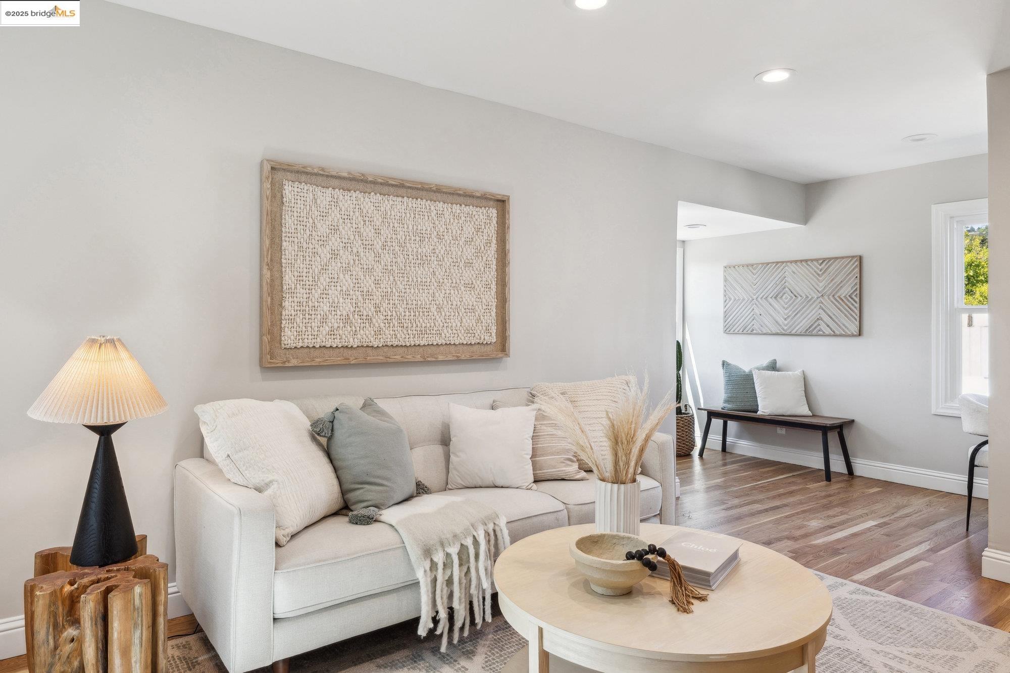 Detail Gallery Image 16 of 54 For 4015 Rhoda Ave, Oakland,  CA 94602 - 4 Beds | 3 Baths