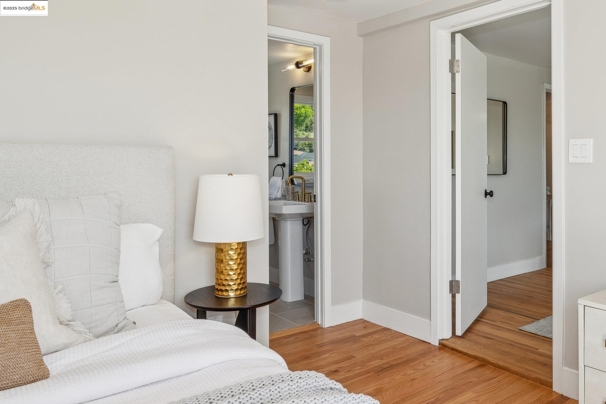 Detail Gallery Image 30 of 54 For 4015 Rhoda Ave, Oakland,  CA 94602 - 4 Beds | 3 Baths