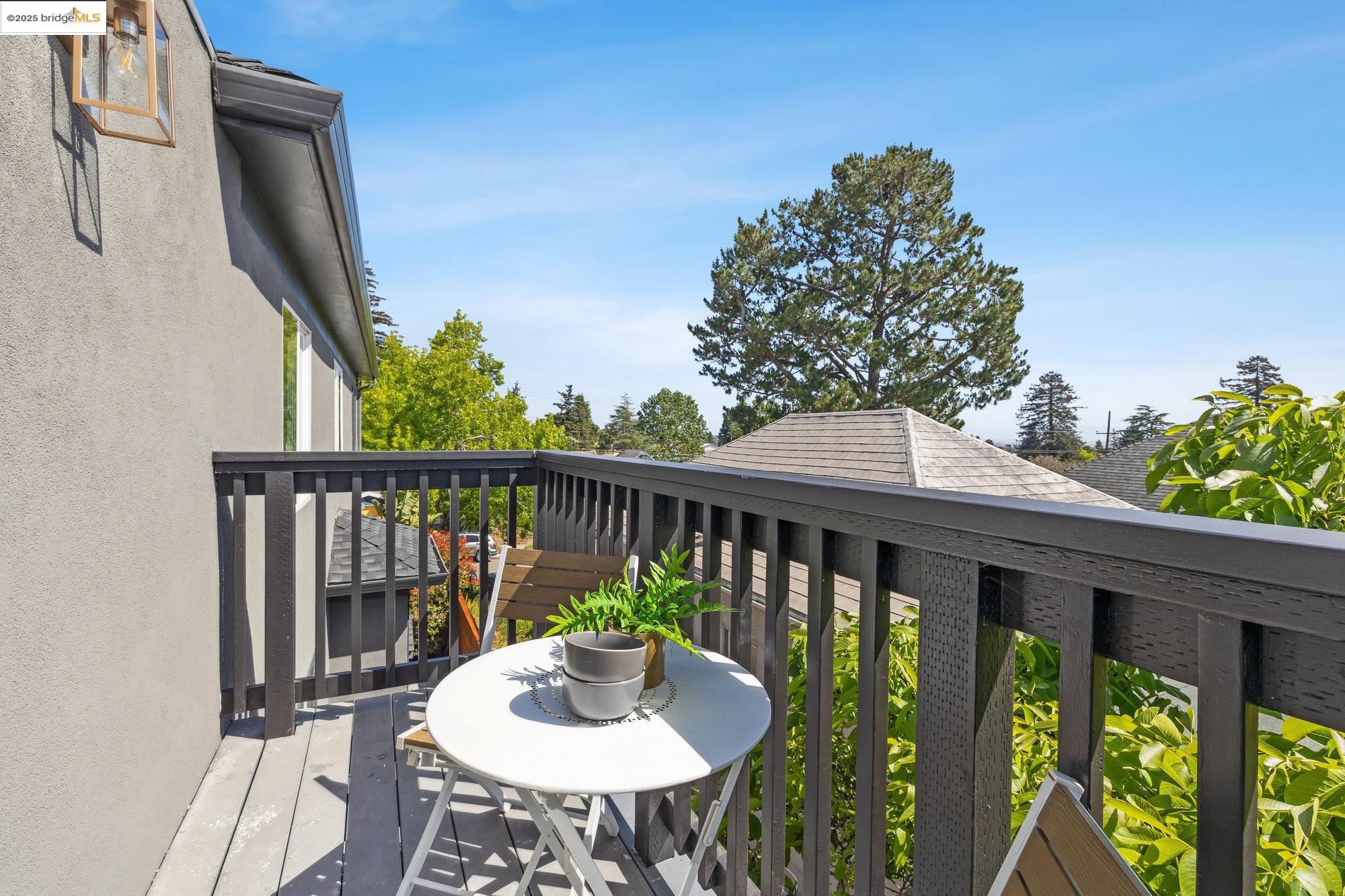 Detail Gallery Image 36 of 54 For 4015 Rhoda Ave, Oakland,  CA 94602 - 4 Beds | 3 Baths