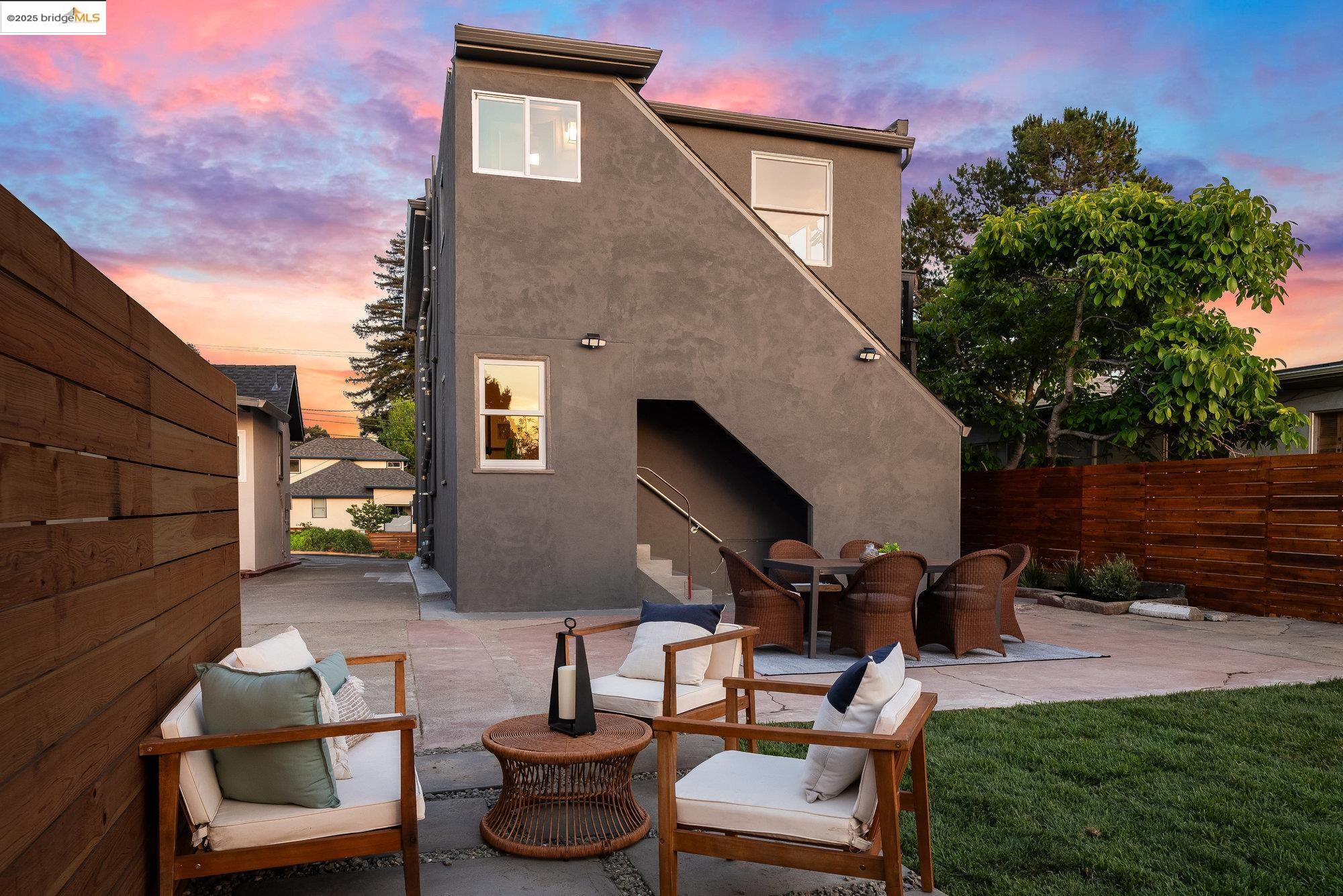 Detail Gallery Image 51 of 54 For 4015 Rhoda Ave, Oakland,  CA 94602 - 4 Beds | 3 Baths