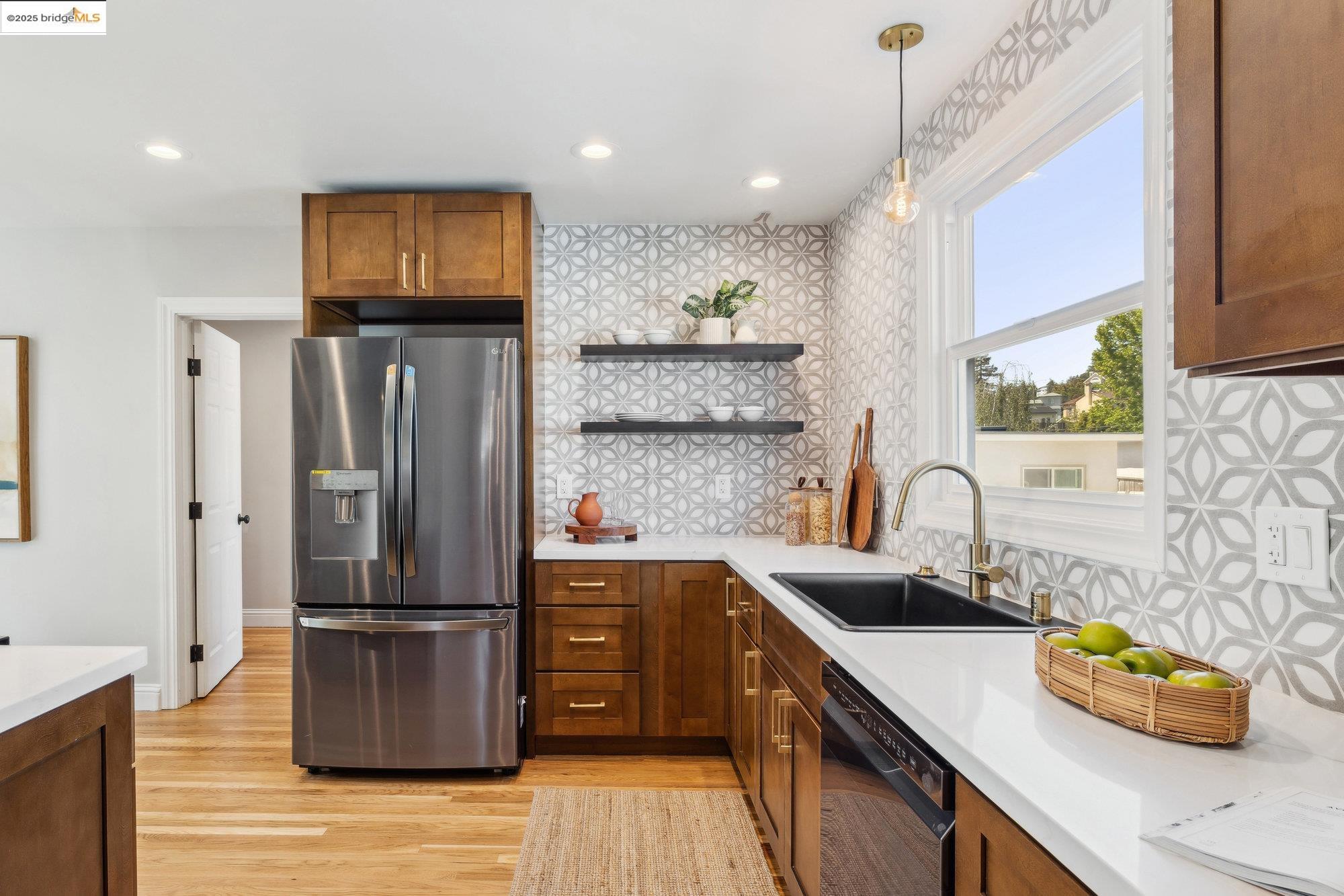 Detail Gallery Image 10 of 54 For 4015 Rhoda Ave, Oakland,  CA 94602 - 4 Beds | 3 Baths
