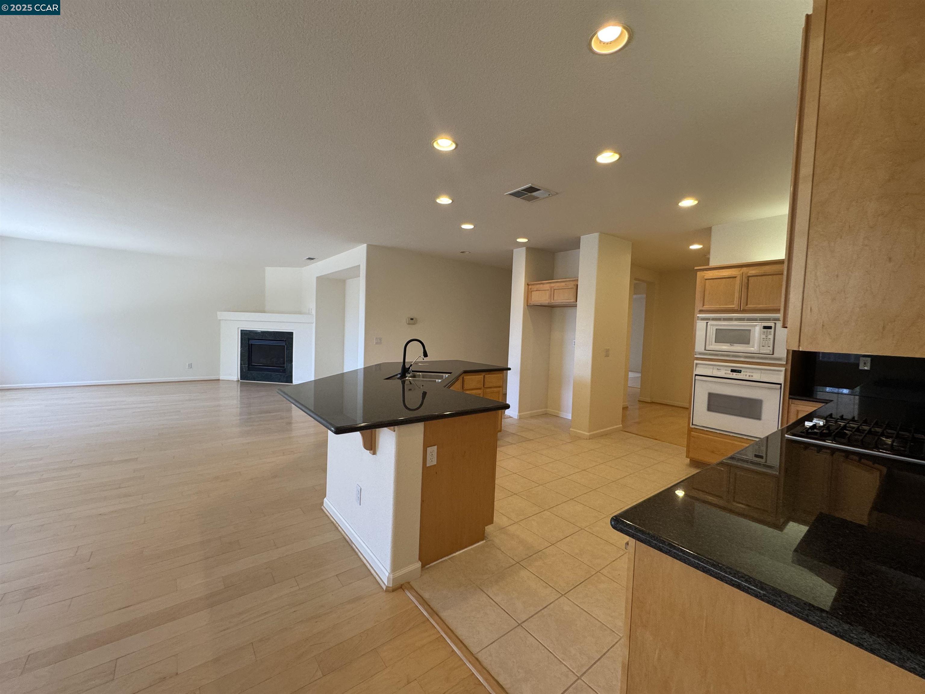 Detail Gallery Image 16 of 29 For 4641 Palomino Way, Antioch,  CA 94531 - 6 Beds | 3 Baths
