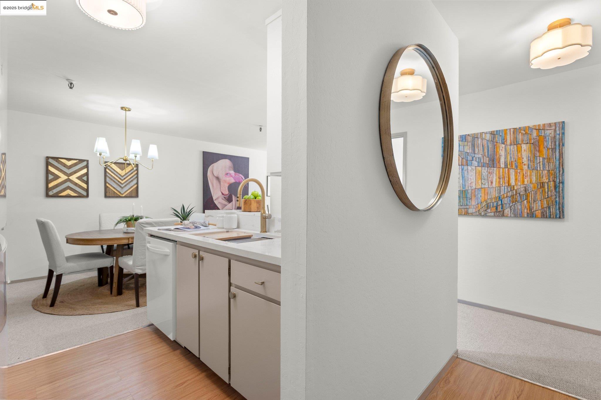 Detail Gallery Image 13 of 38 For 1830 Lakeshore Ave #306,  Oakland,  CA 94606 - 2 Beds | 2 Baths