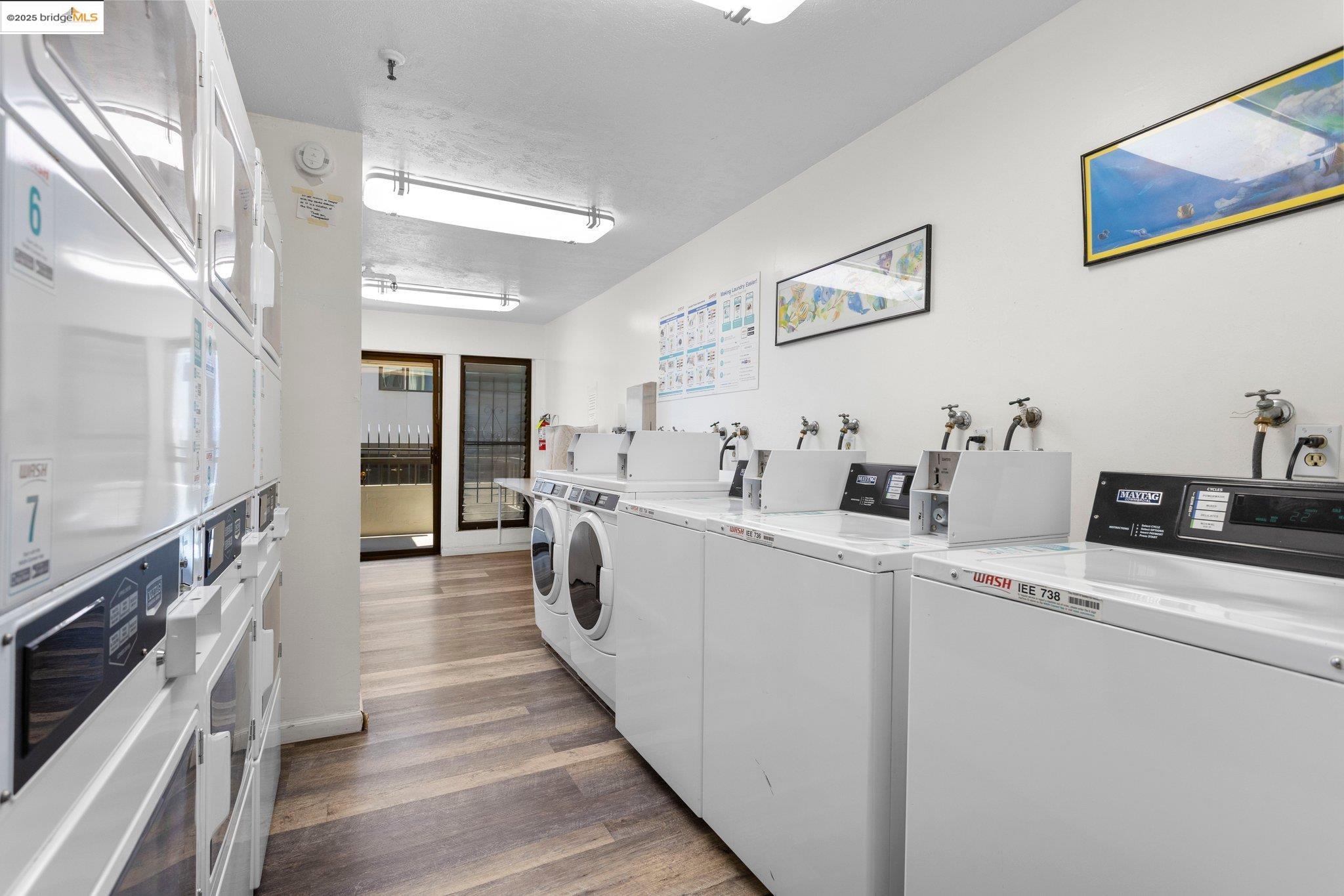 Detail Gallery Image 15 of 38 For 1830 Lakeshore Ave #306,  Oakland,  CA 94606 - 2 Beds | 2 Baths