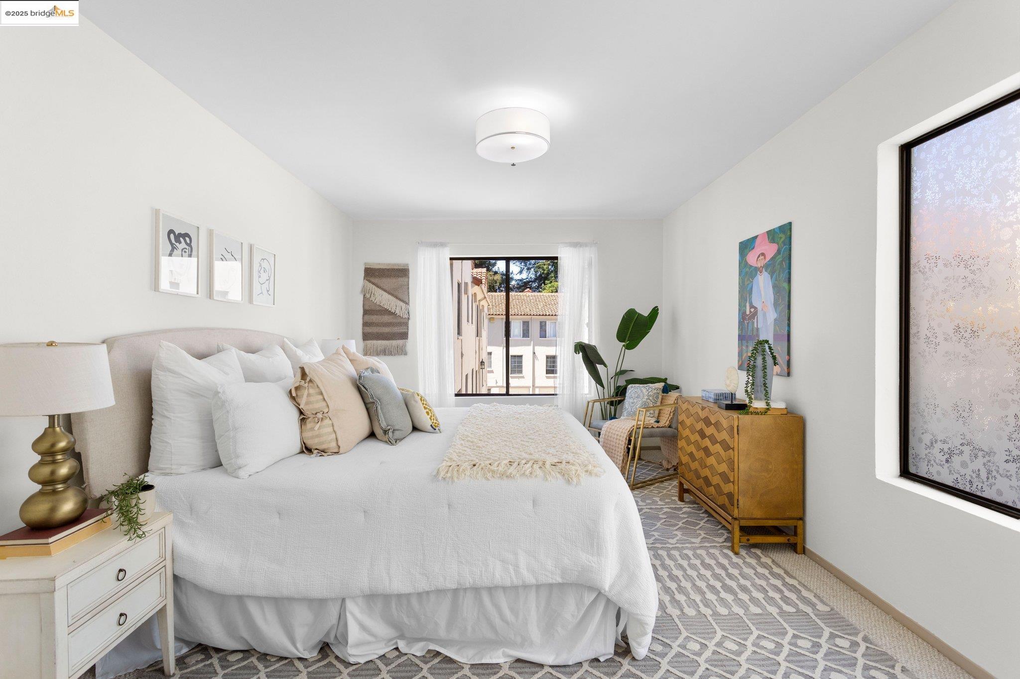 Detail Gallery Image 24 of 38 For 1830 Lakeshore Ave #306,  Oakland,  CA 94606 - 2 Beds | 2 Baths