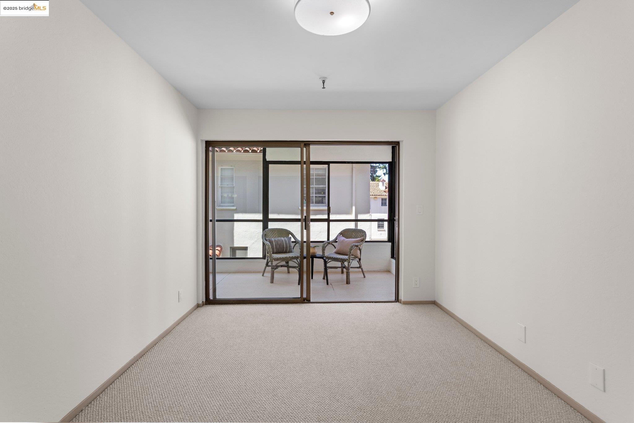 Detail Gallery Image 26 of 38 For 1830 Lakeshore Ave #306,  Oakland,  CA 94606 - 2 Beds | 2 Baths
