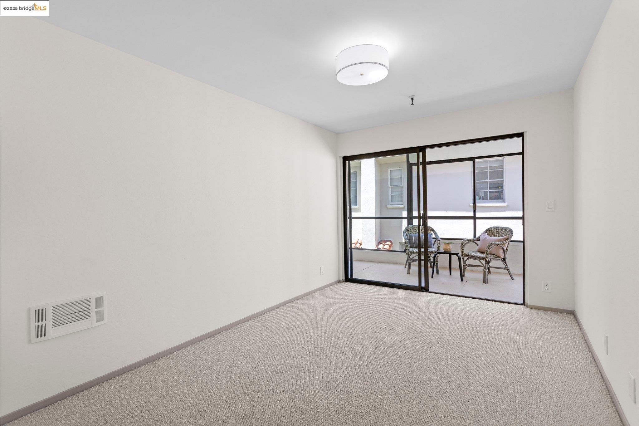 Detail Gallery Image 27 of 38 For 1830 Lakeshore Ave #306,  Oakland,  CA 94606 - 2 Beds | 2 Baths