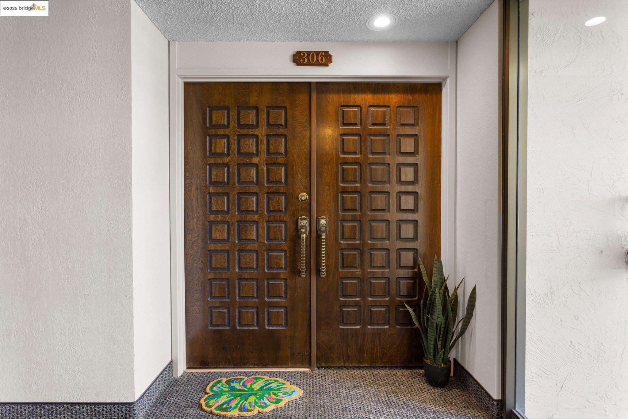 Detail Gallery Image 30 of 38 For 1830 Lakeshore Ave #306,  Oakland,  CA 94606 - 2 Beds | 2 Baths