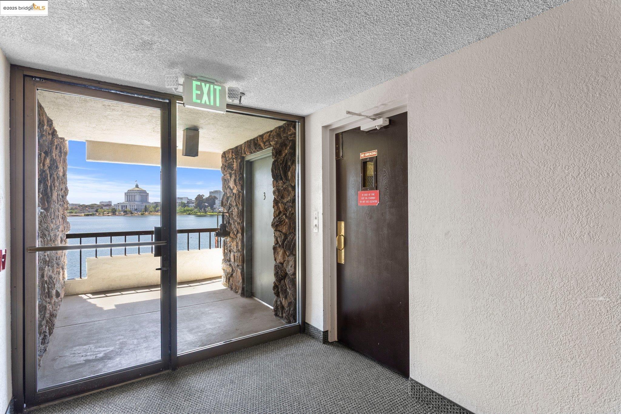 Detail Gallery Image 31 of 38 For 1830 Lakeshore Ave #306,  Oakland,  CA 94606 - 2 Beds | 2 Baths