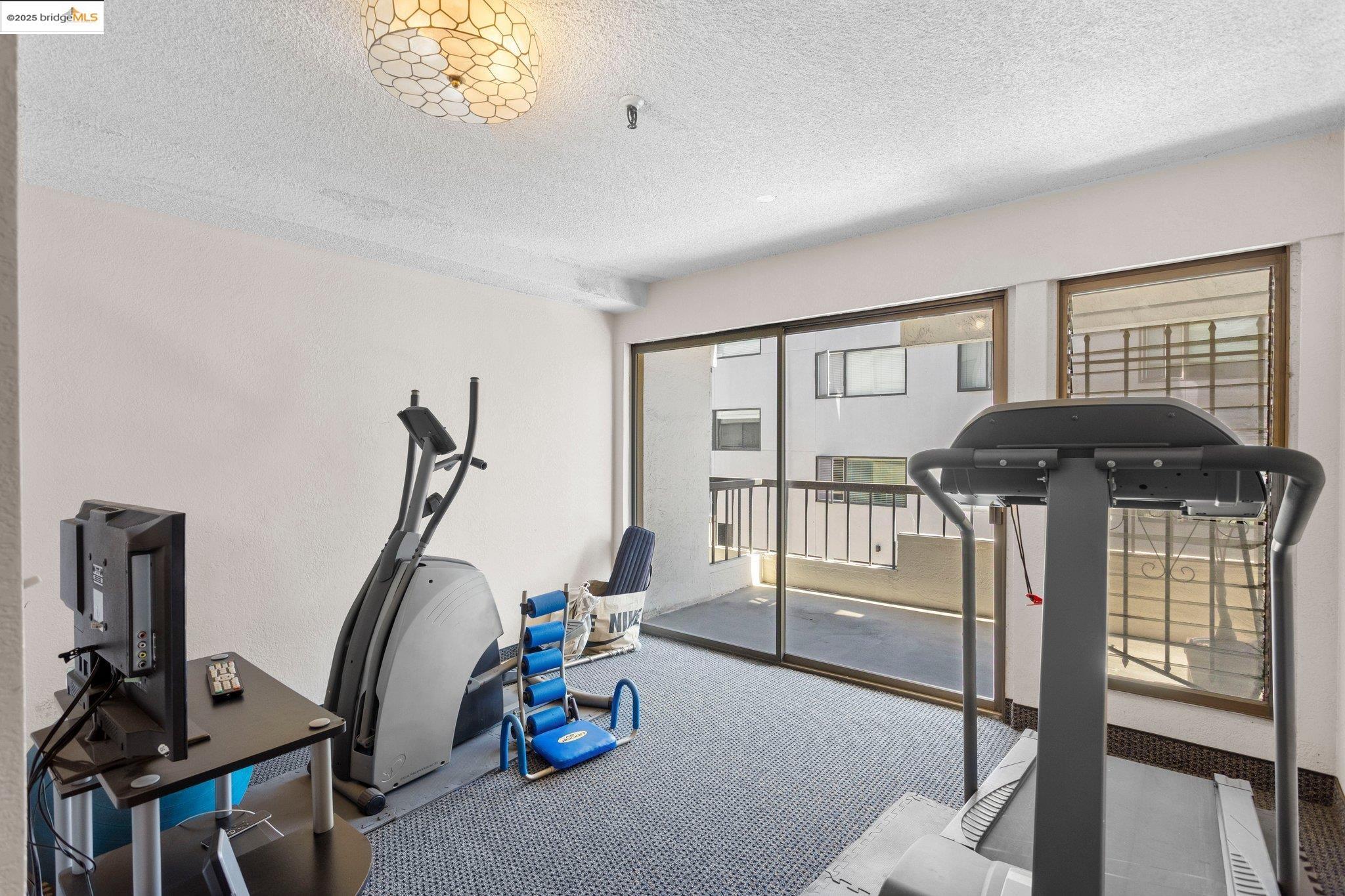Detail Gallery Image 32 of 38 For 1830 Lakeshore Ave #306,  Oakland,  CA 94606 - 2 Beds | 2 Baths