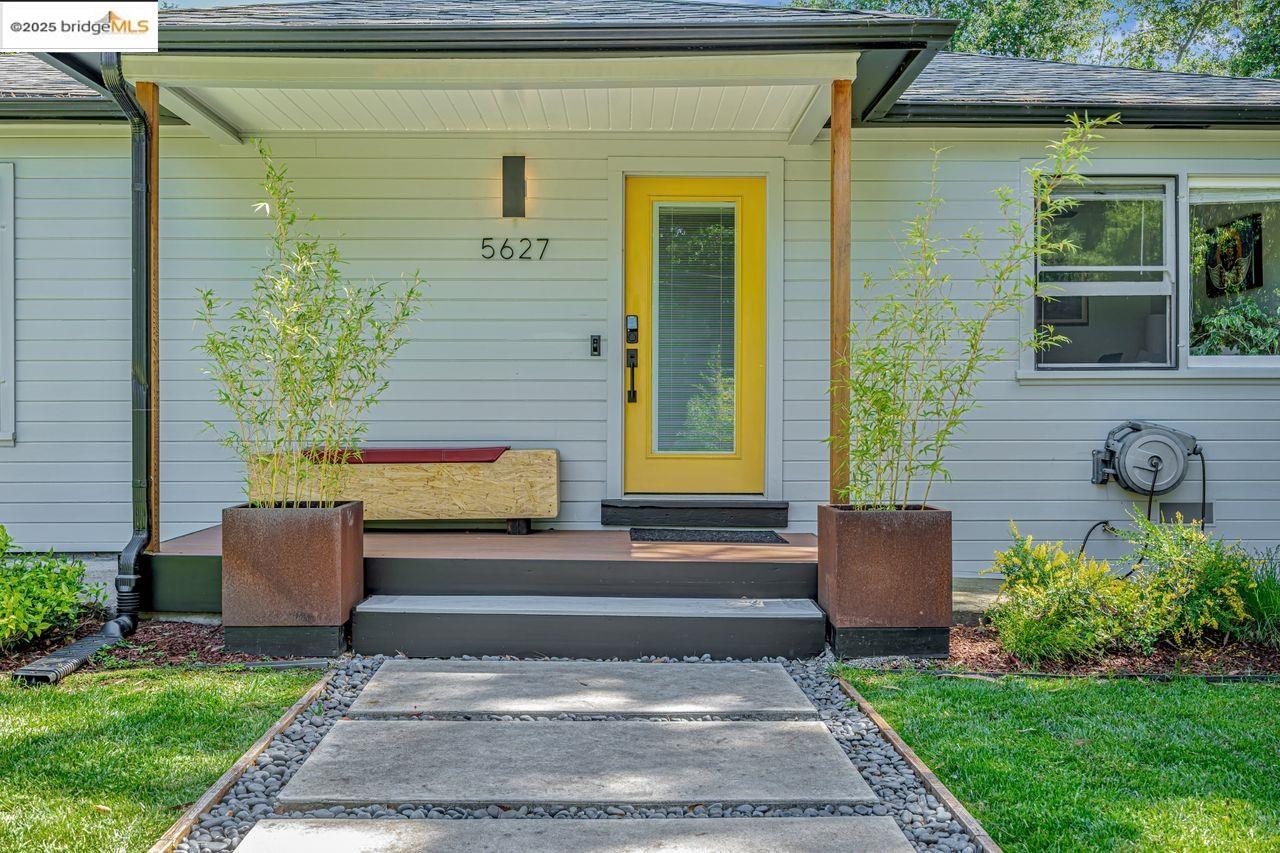 Detail Gallery Image 1 of 51 For Olinda Rd, El Sobrante,  CA 94803 - 3 Beds | 2 Baths