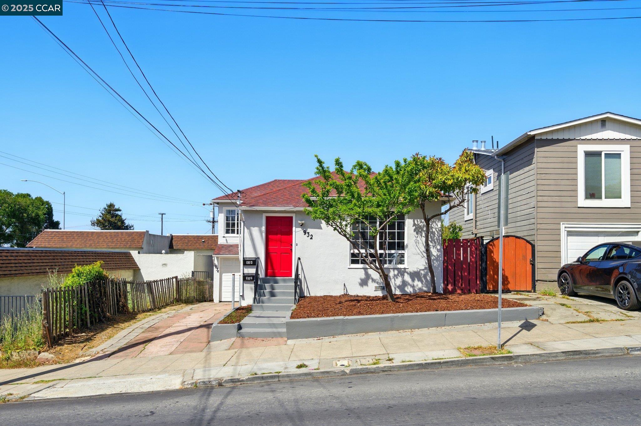 Detail Gallery Image 2 of 56 For 932 Pierce St, Albany,  CA 94706 - – Beds | – Baths