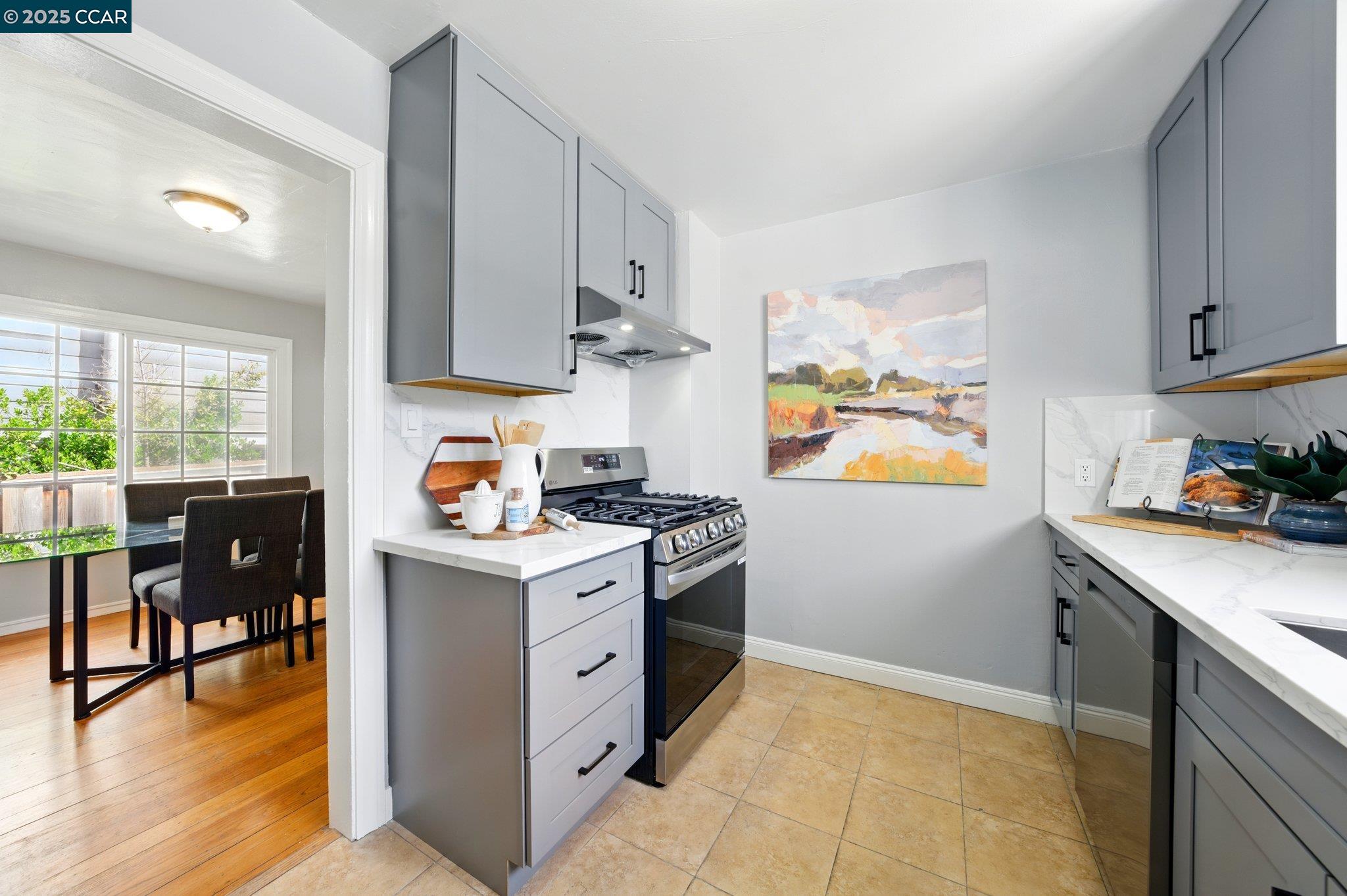 Detail Gallery Image 22 of 56 For 932 Pierce St, Albany,  CA 94706 - – Beds | – Baths