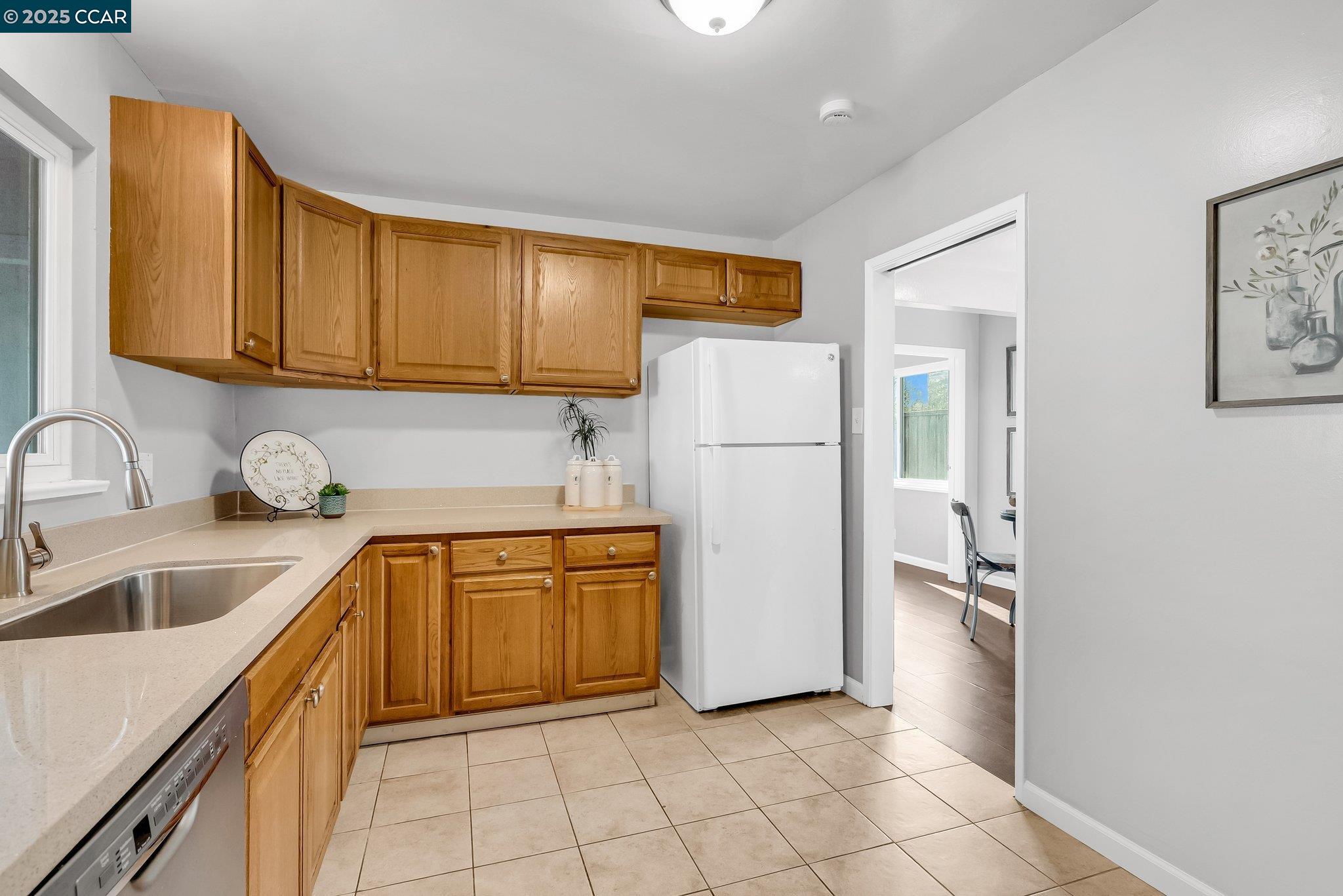 Detail Gallery Image 25 of 56 For 932 Pierce St, Albany,  CA 94706 - – Beds | – Baths