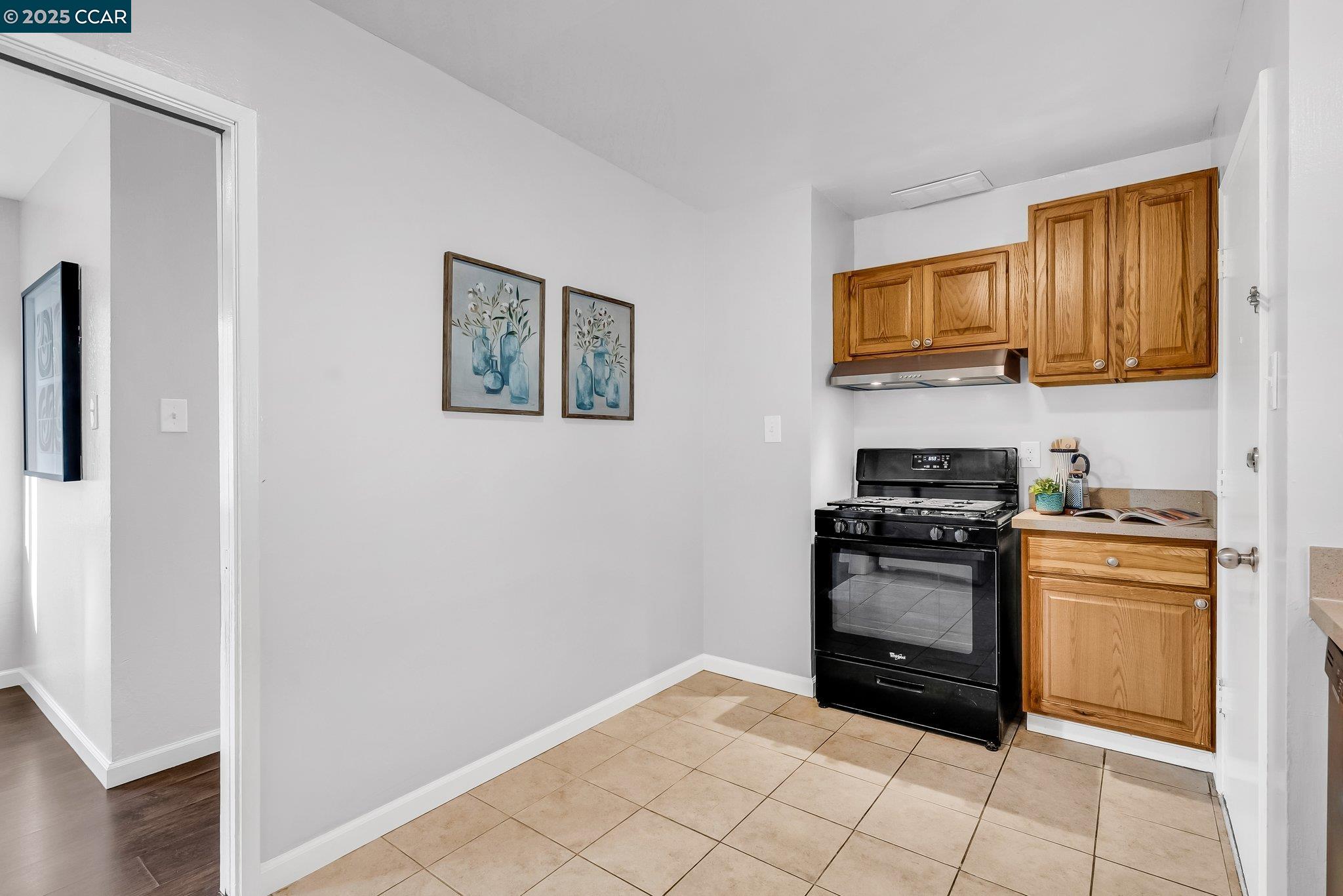 Detail Gallery Image 26 of 56 For 932 Pierce St, Albany,  CA 94706 - – Beds | – Baths