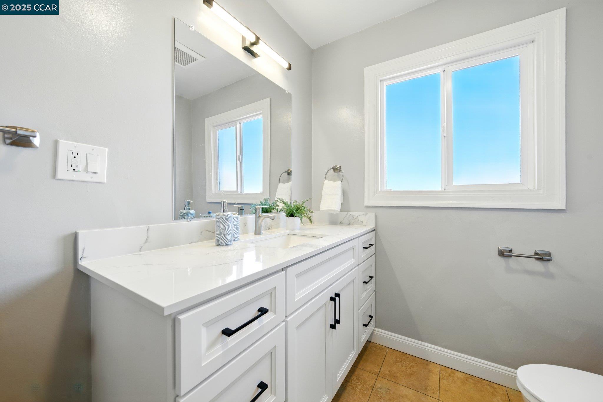 Detail Gallery Image 32 of 56 For 932 Pierce St, Albany,  CA 94706 - – Beds | – Baths