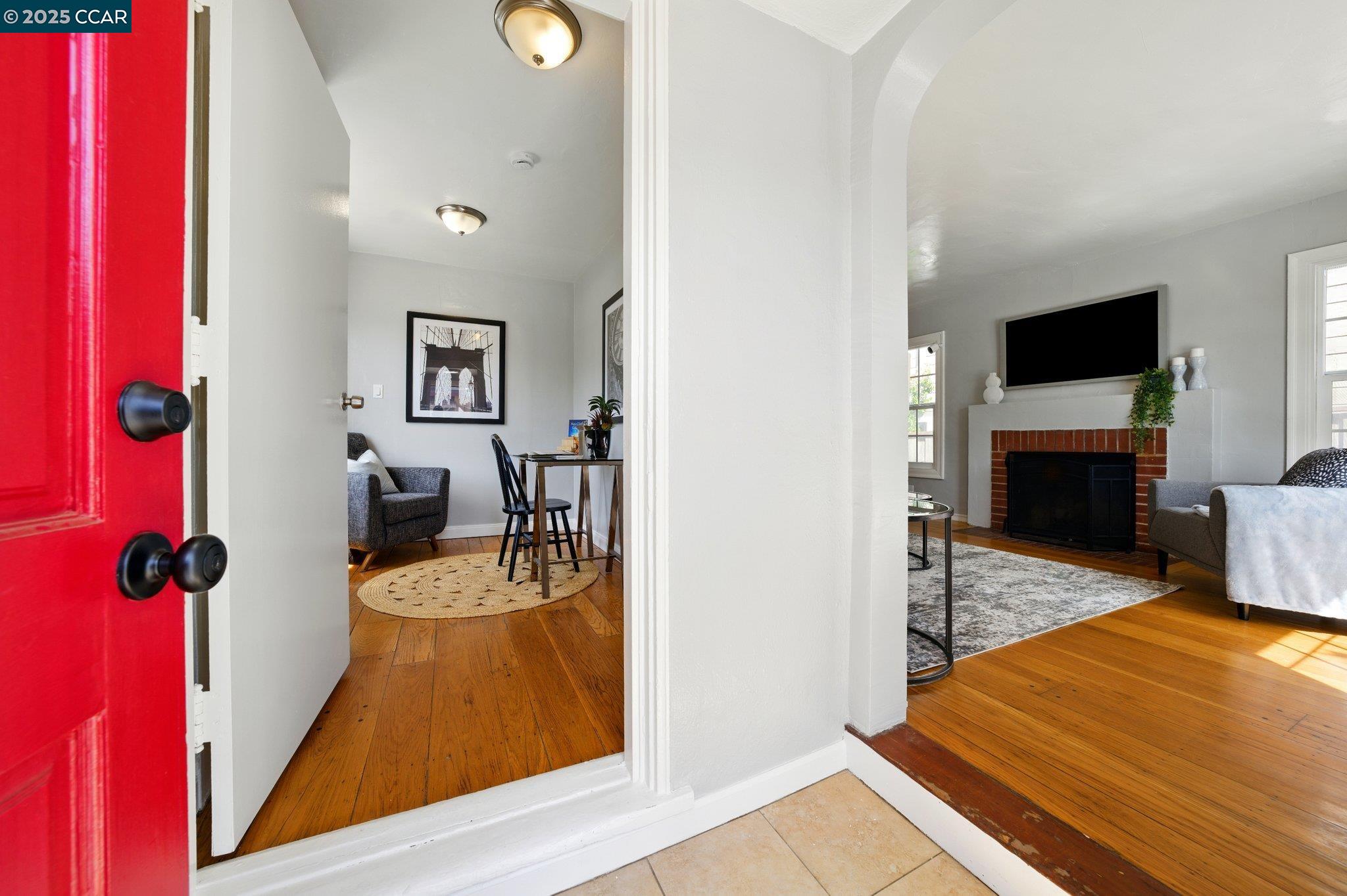 Detail Gallery Image 10 of 56 For 932 Pierce St, Albany,  CA 94706 - – Beds | – Baths