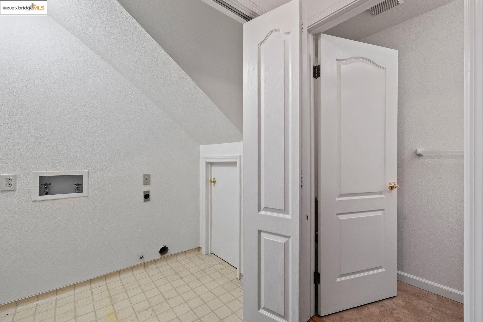 Detail Gallery Image 16 of 29 For 20616 Wayne Ct, Sonora,  CA 95370 - 3 Beds | 2/1 Baths