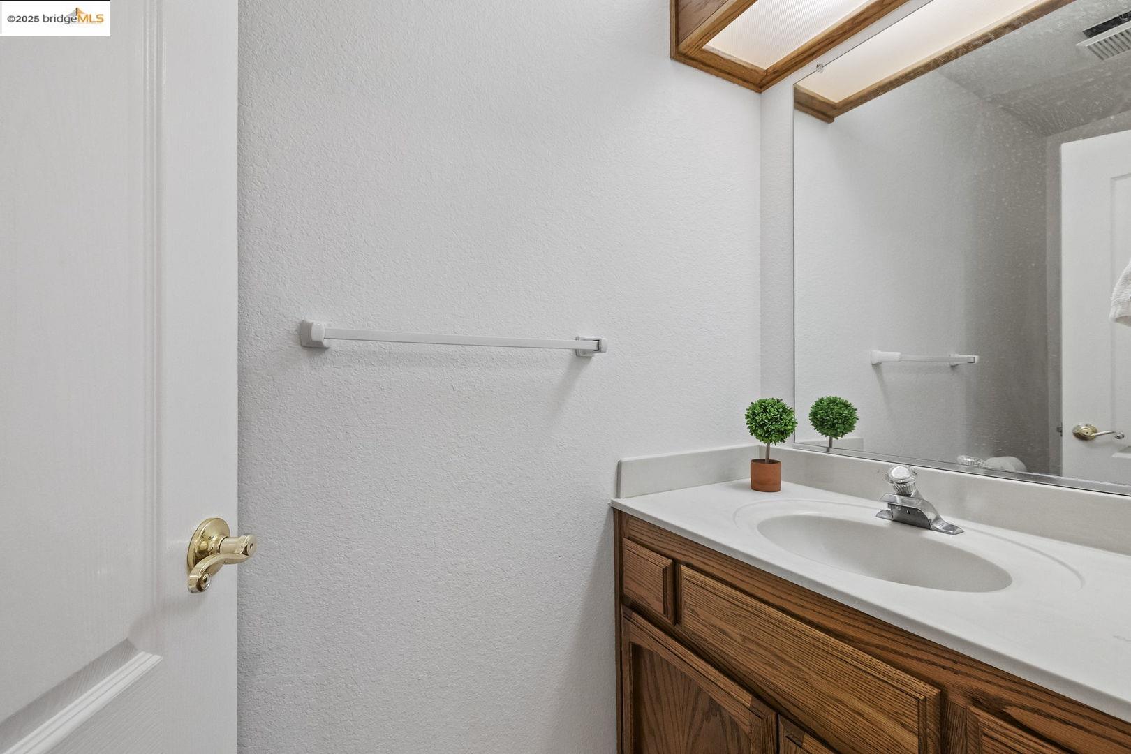 Detail Gallery Image 17 of 29 For 20616 Wayne Ct, Sonora,  CA 95370 - 3 Beds | 2/1 Baths