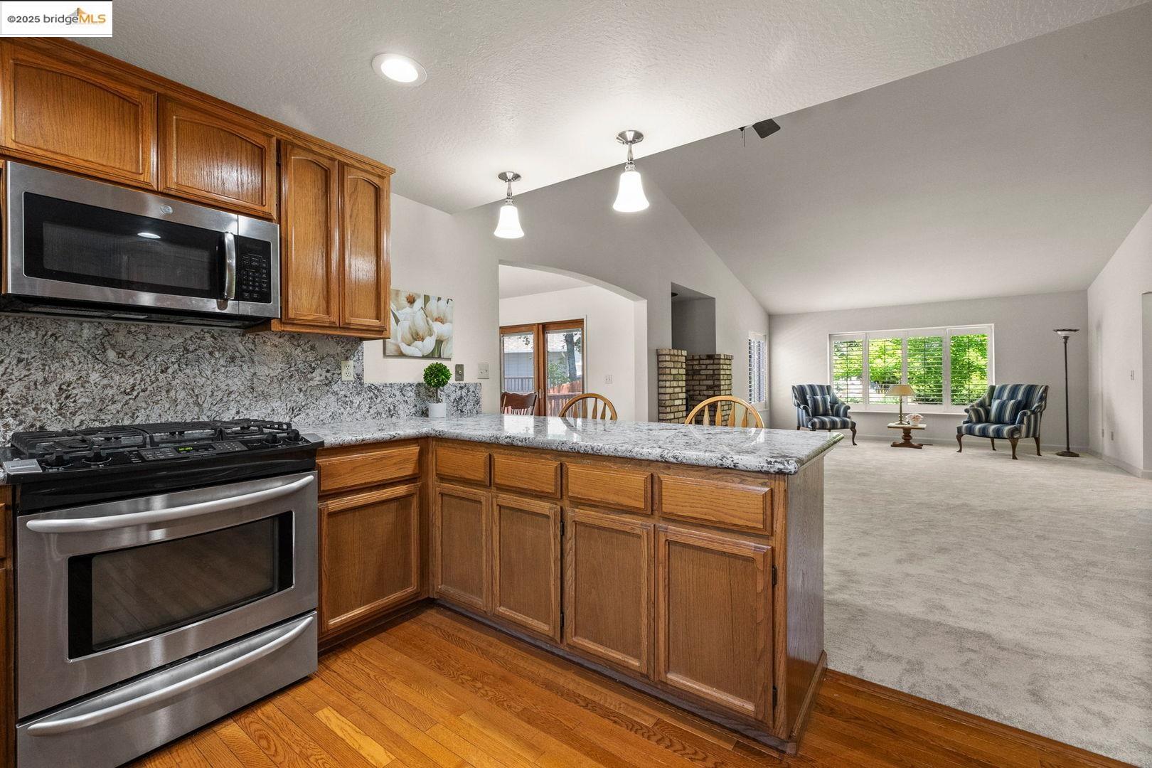 Detail Gallery Image 11 of 33 For 19903 Sally Ct, Sonora,  CA 95370 - 3 Beds | 2 Baths