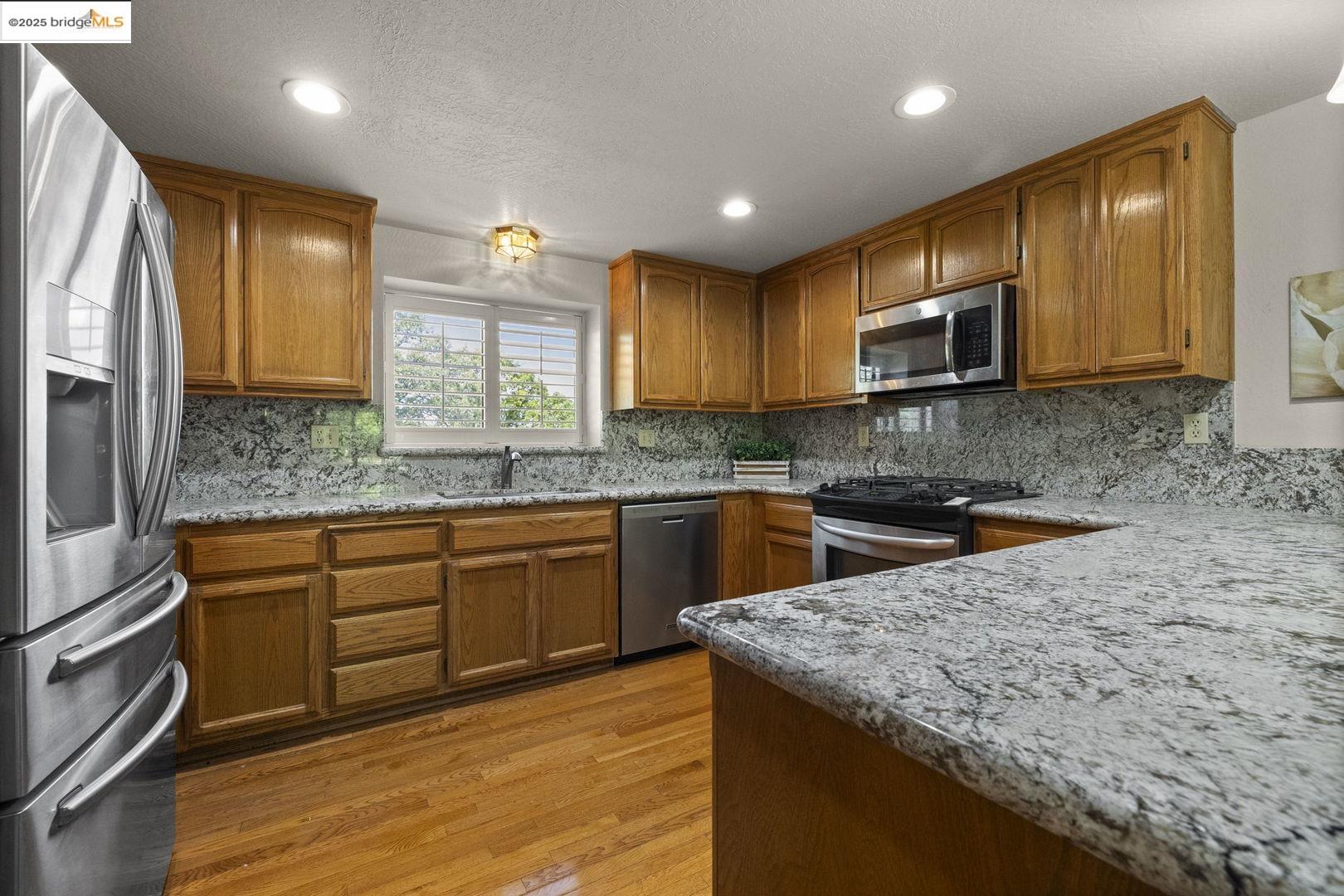 Detail Gallery Image 10 of 33 For 19903 Sally Ct, Sonora,  CA 95370 - 3 Beds | 2 Baths