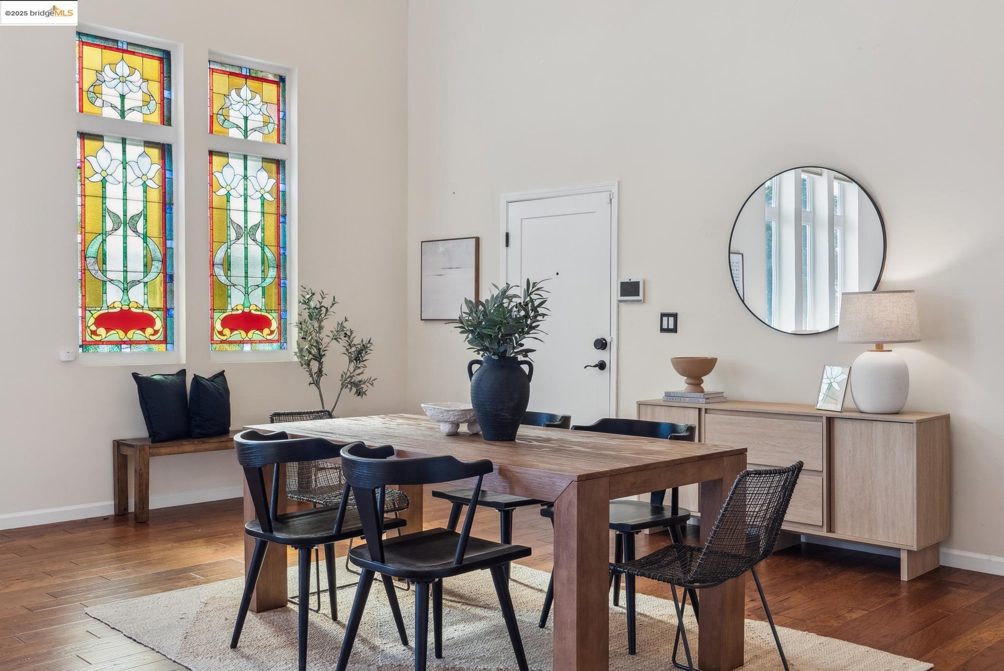 Detail Gallery Image 12 of 44 For 6300 Shattuck Ave #1,  Oakland,  CA 94609 - 3 Beds | 2 Baths